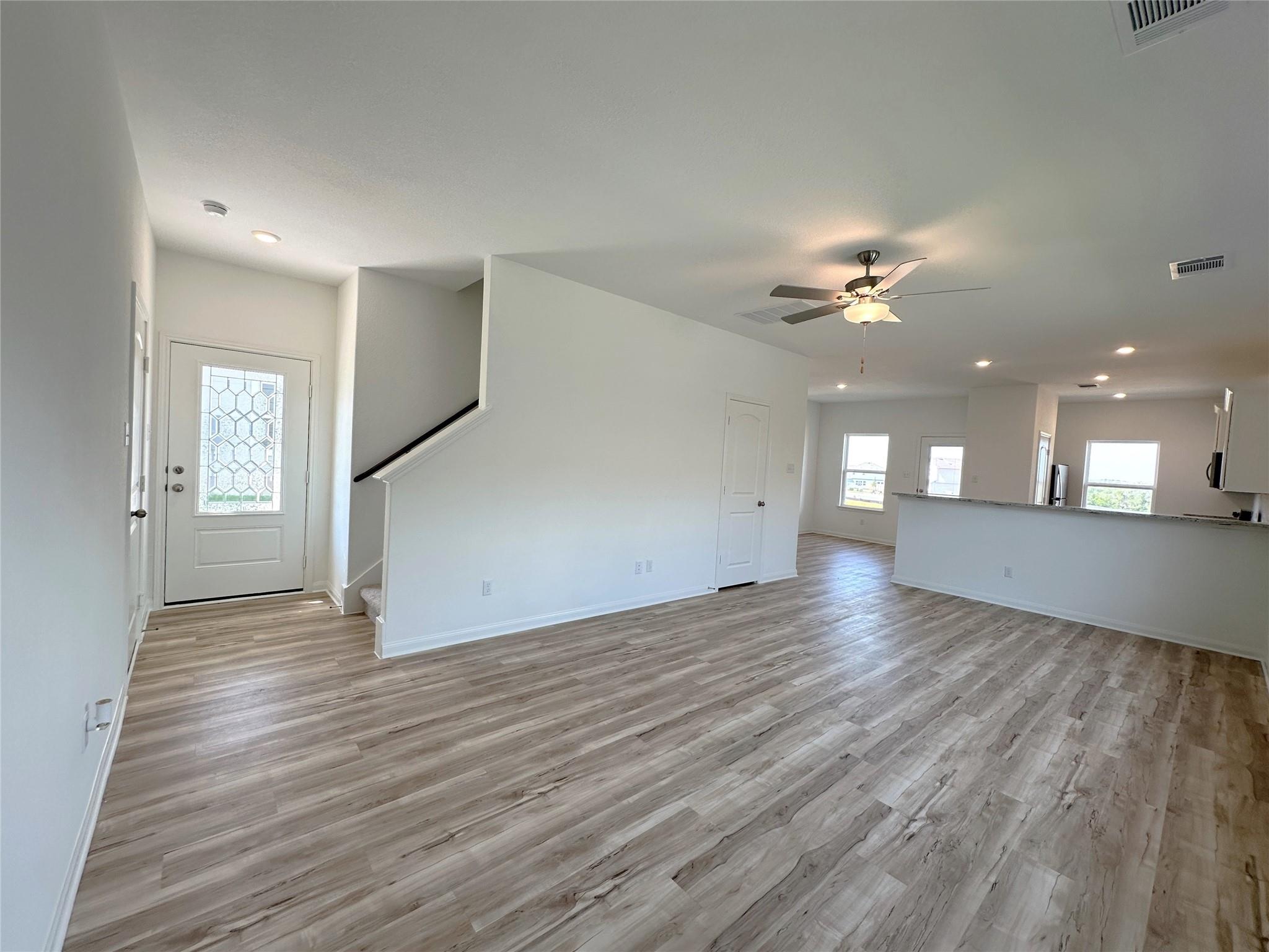 117 Paradise Canyon DR, Jarrell, TX 76537