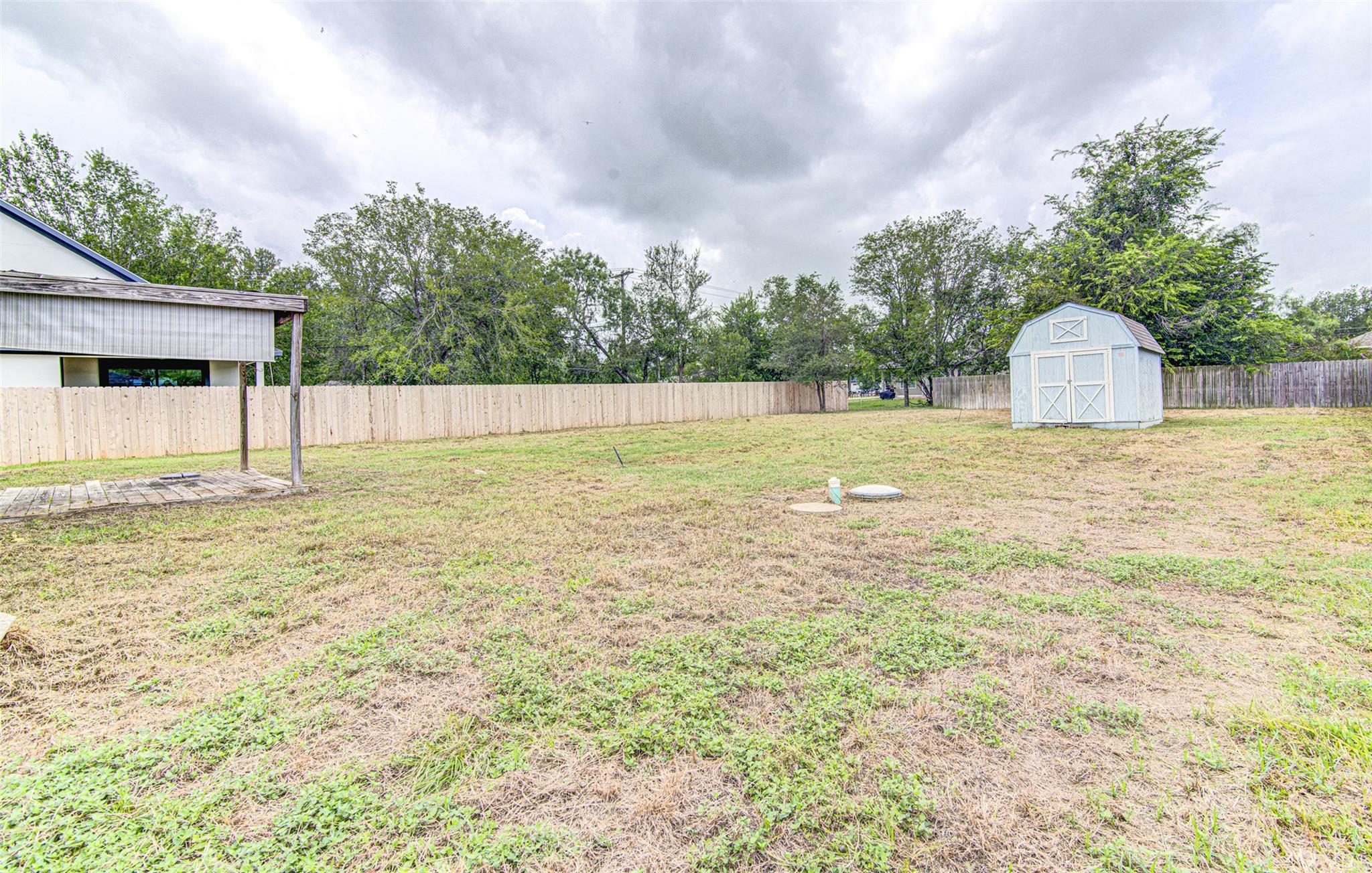 107 W Pauwela LN, Bastrop, TX 78602