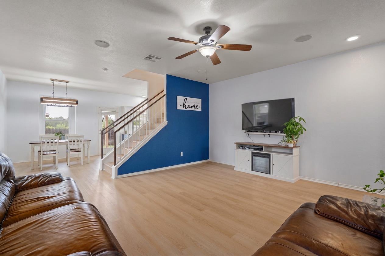 1316 Hensley DR, Leander, TX 78641