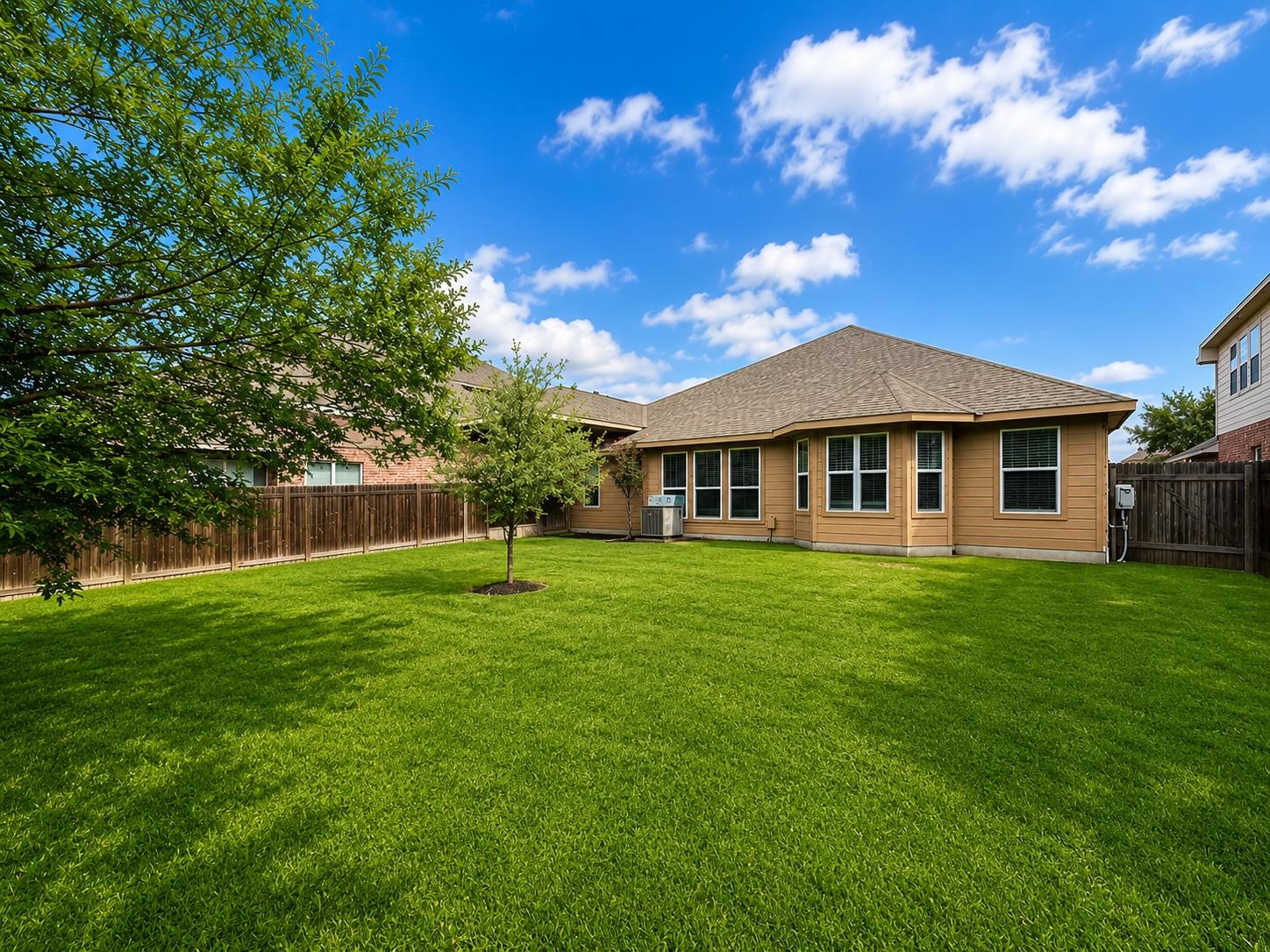1012 Wallin Farms CV, Hutto, TX 78634
