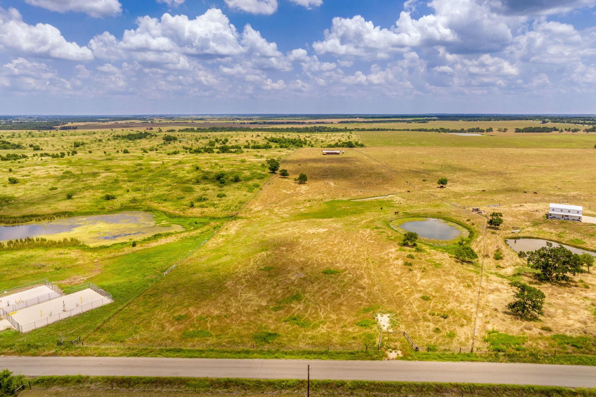 1997 County Rd 464, Coupland, TX 78615