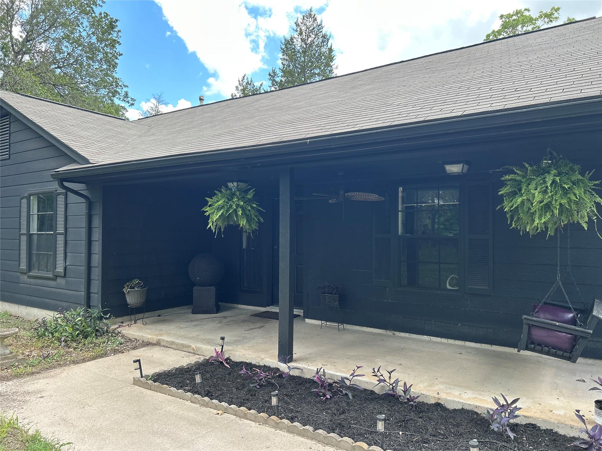 120 Rocky LN, Bastrop, TX 78602