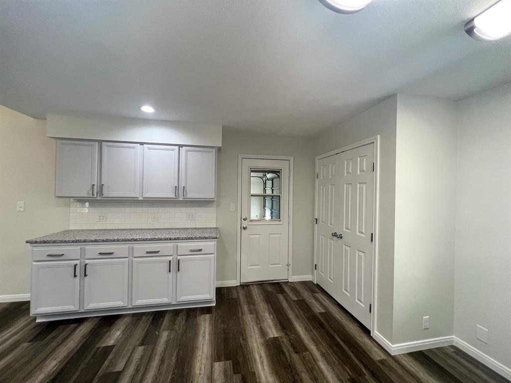 120 Rocky LN, Bastrop, TX 78602