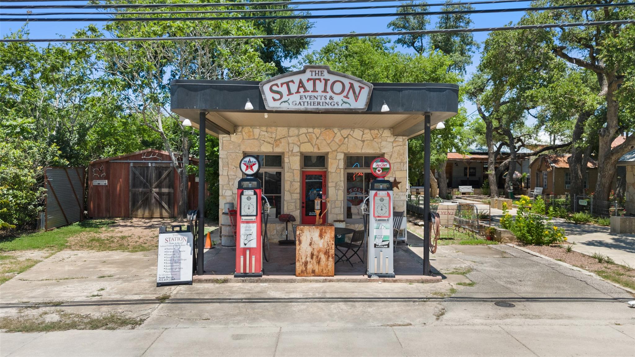 283 Crater Lake DR, Dripping Springs, TX 78620