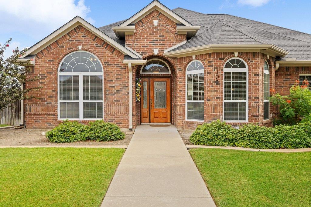 100 Davis CT, Thorndale, TX 76577