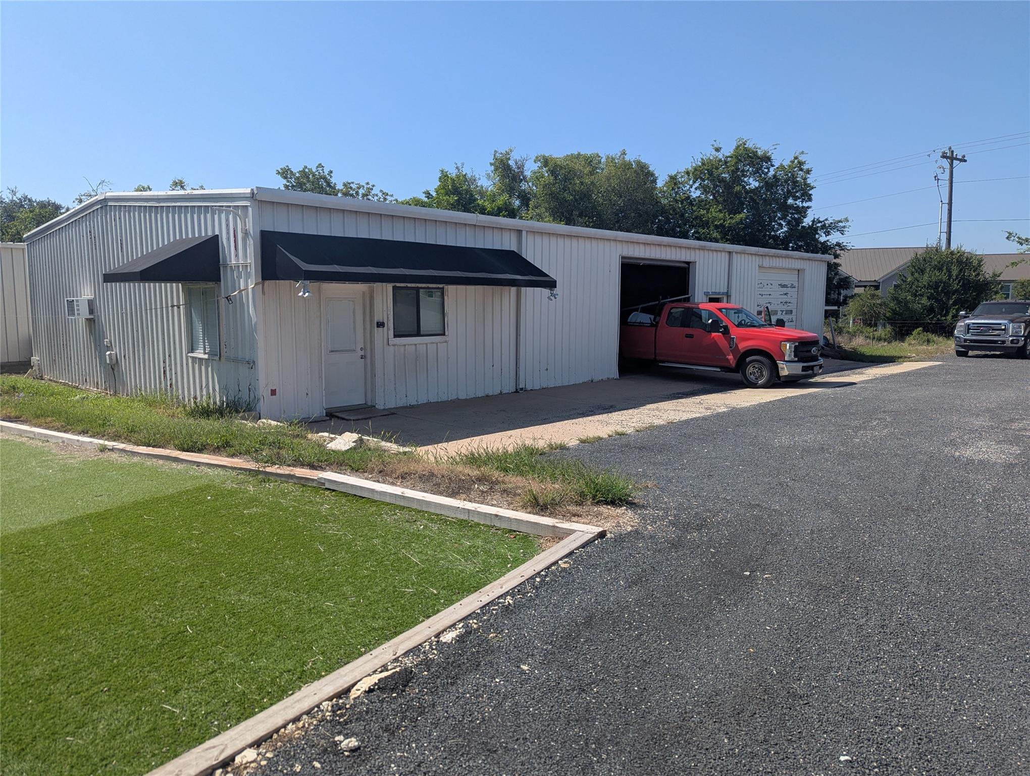 709 A - B and 711B Hwy 290 Hw, Dripping Springs, TX 78620