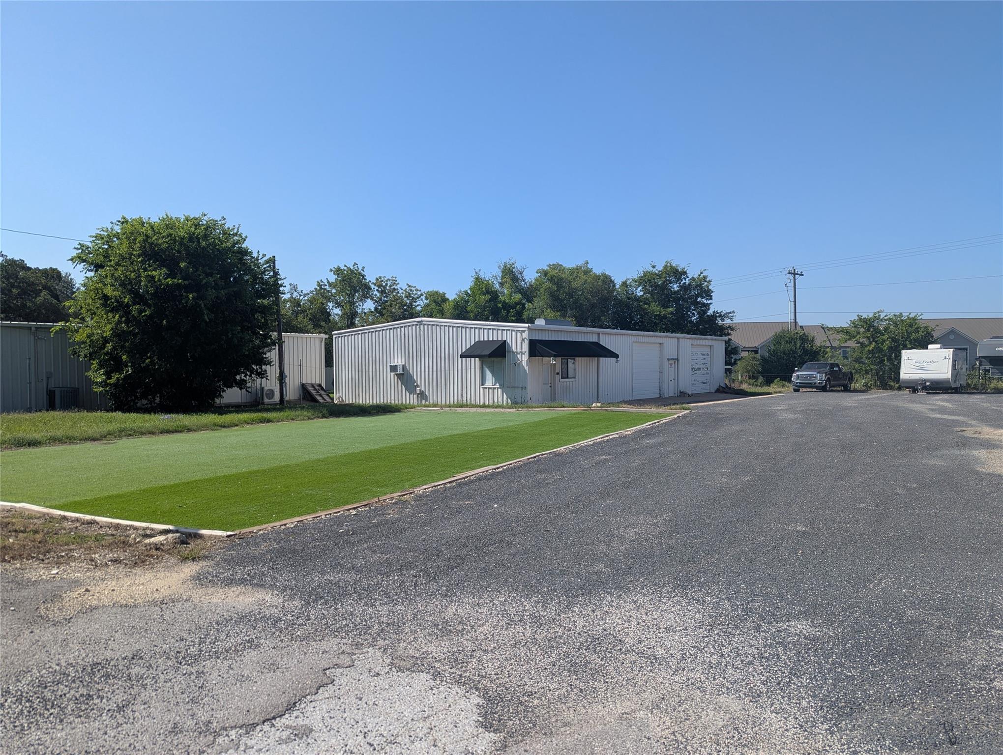 709 A - B and 711B Hwy 290 Hw, Dripping Springs, TX 78620