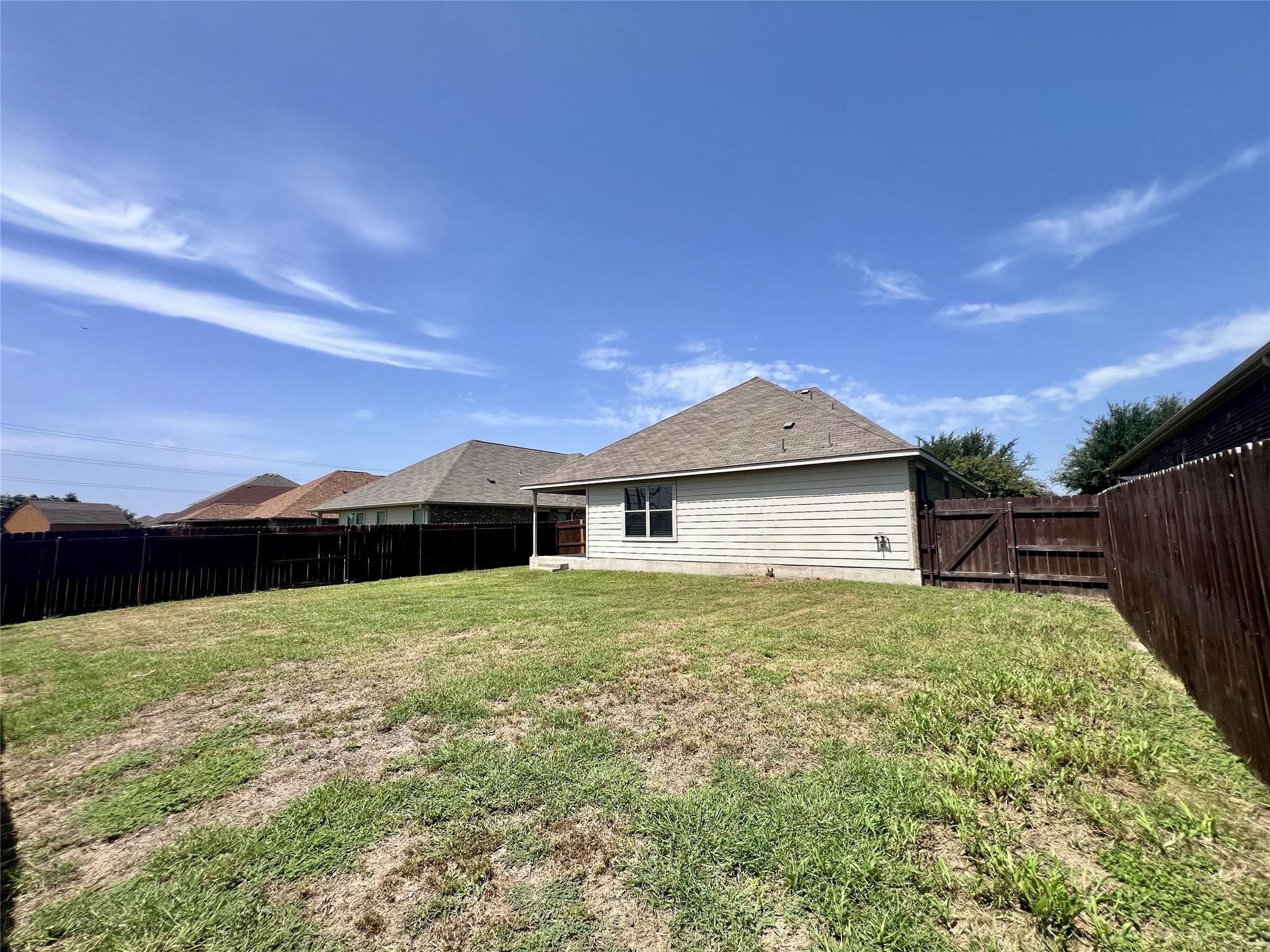 202 Emory Fields DR, Hutto, TX 78634