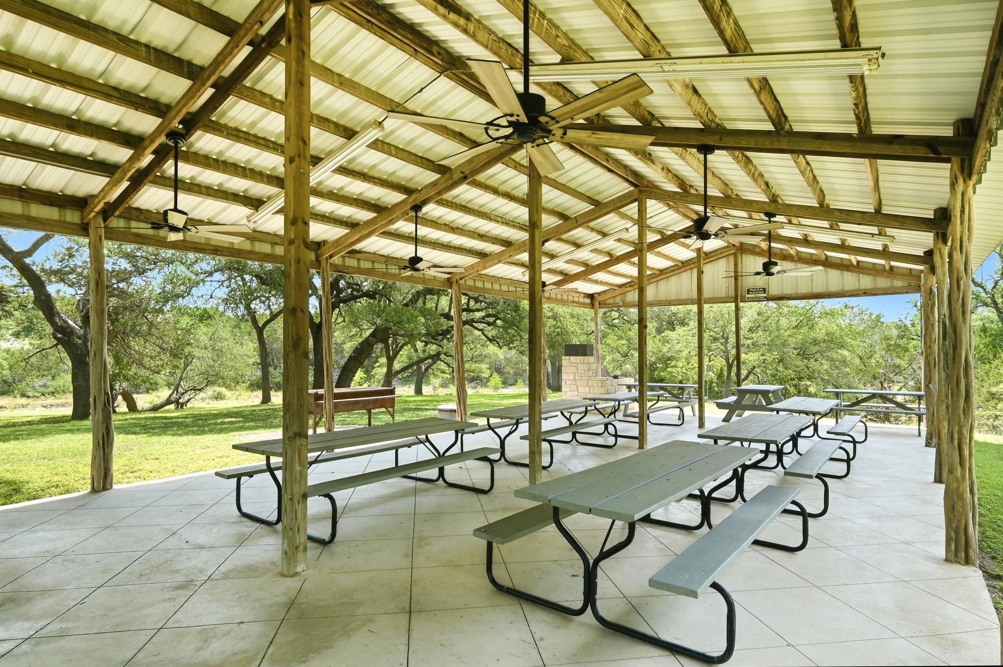 100 Bobcat CIR, Bertram, TX 78605
