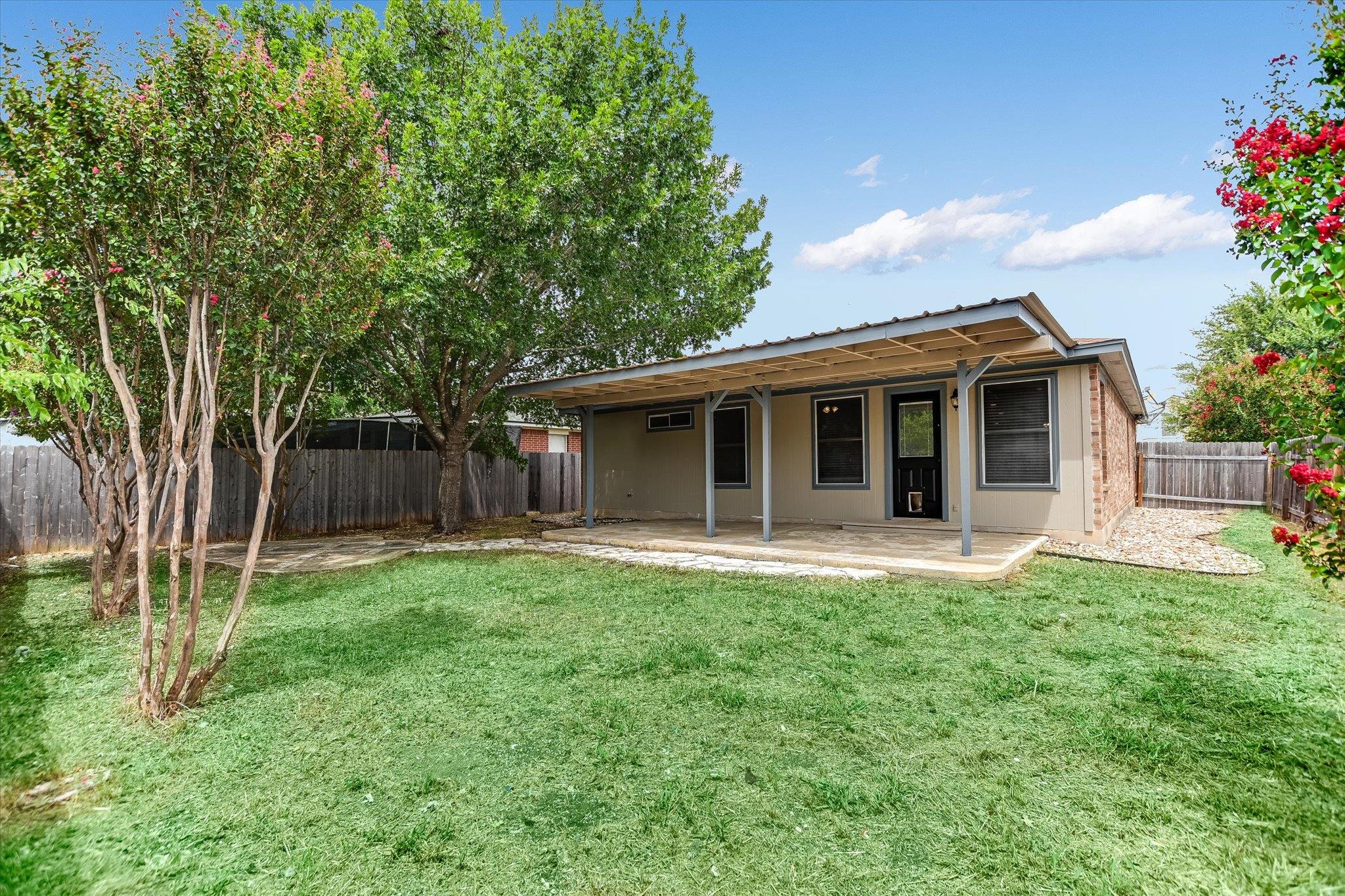400 Ashbury DR, Leander, TX 78641