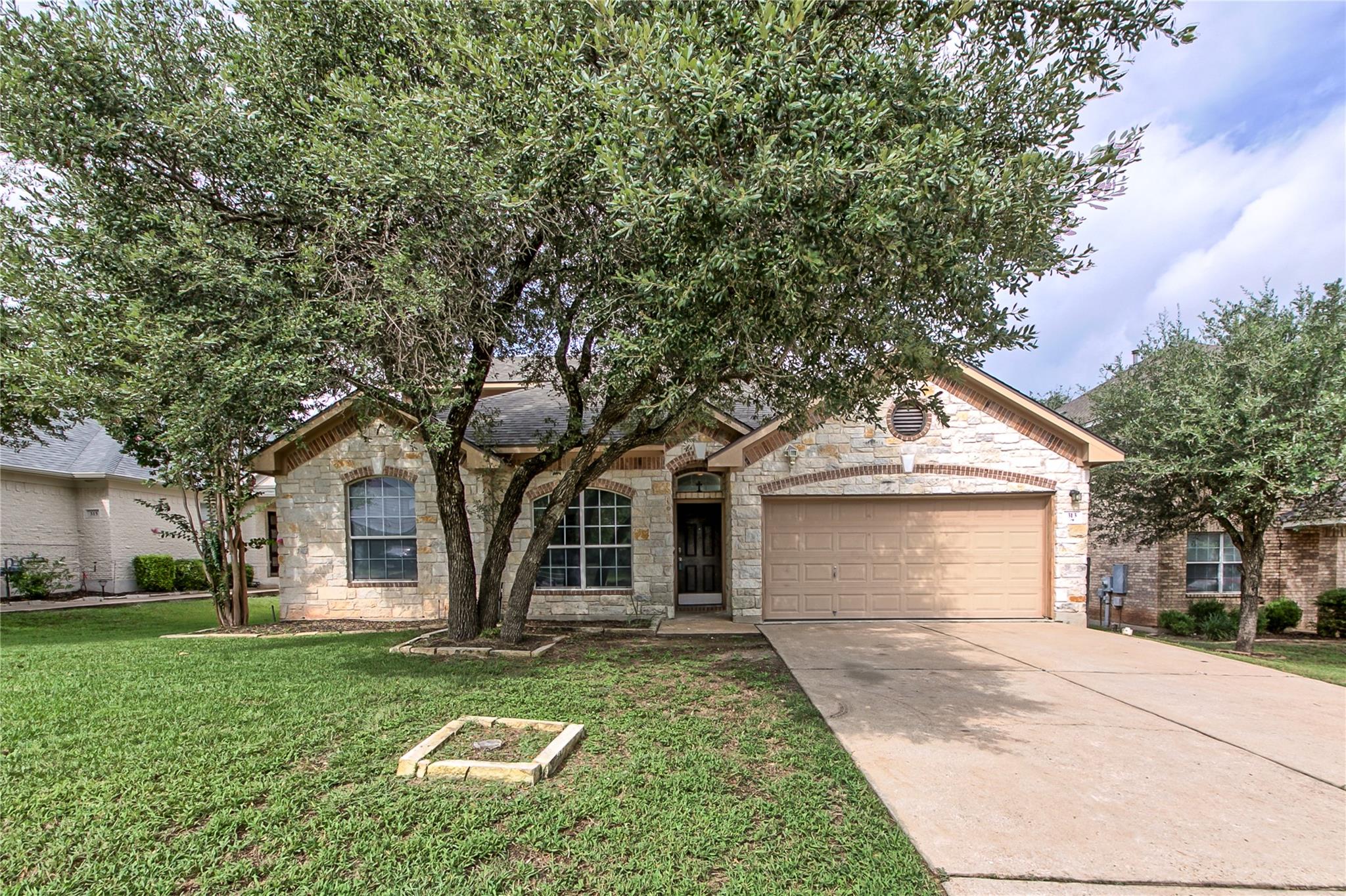 313 Olmos DR, Leander, TX 78641