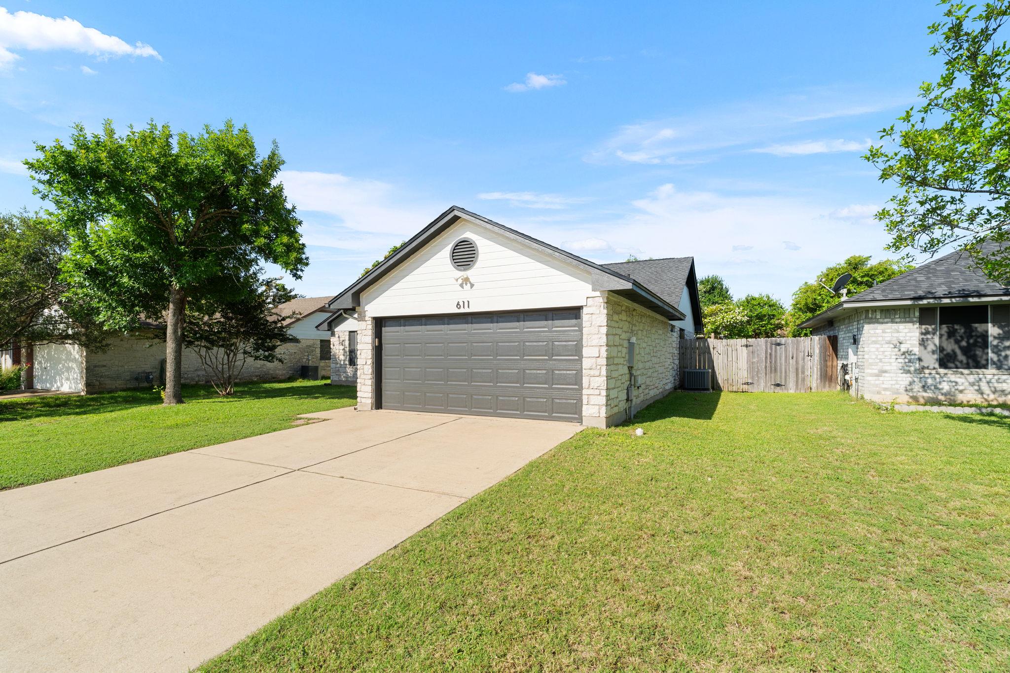 611 Clearcreek DR, Leander, TX 78641