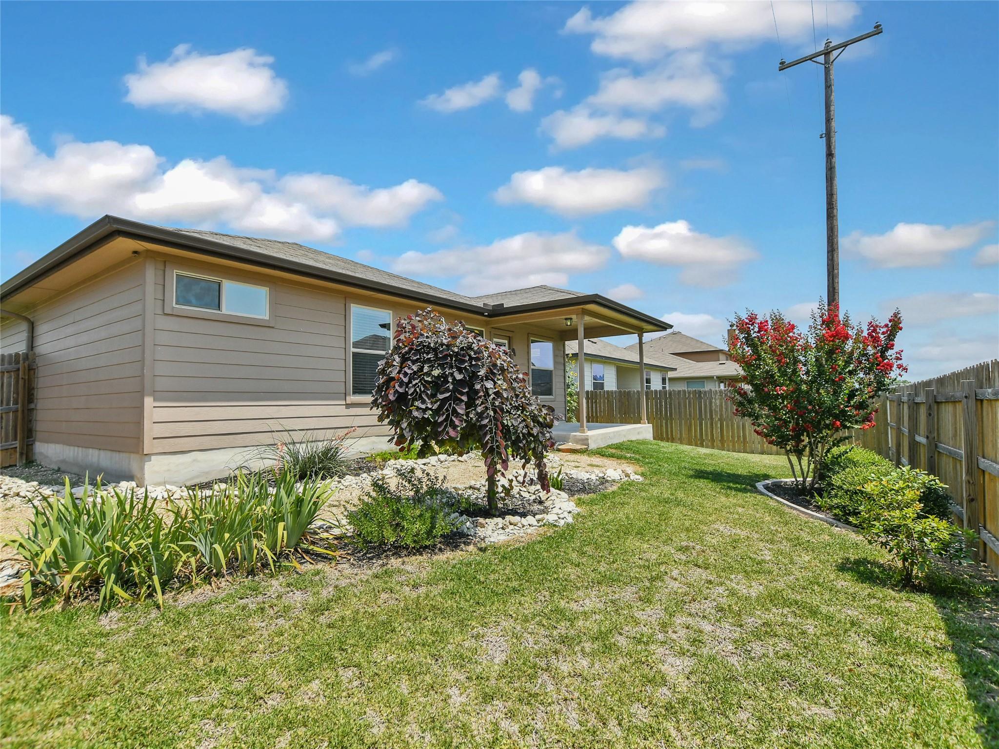 141 Igneous LN, Jarrell, TX 76537