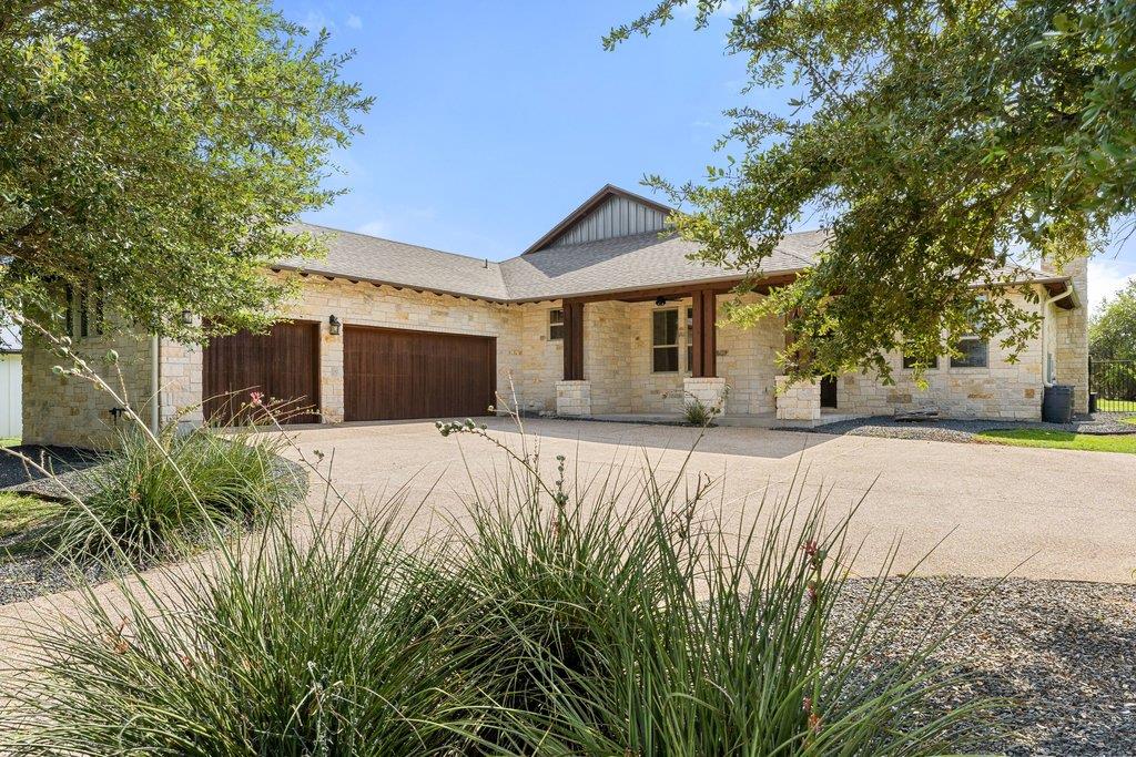 10183 Brangus RD, Driftwood, TX 78619