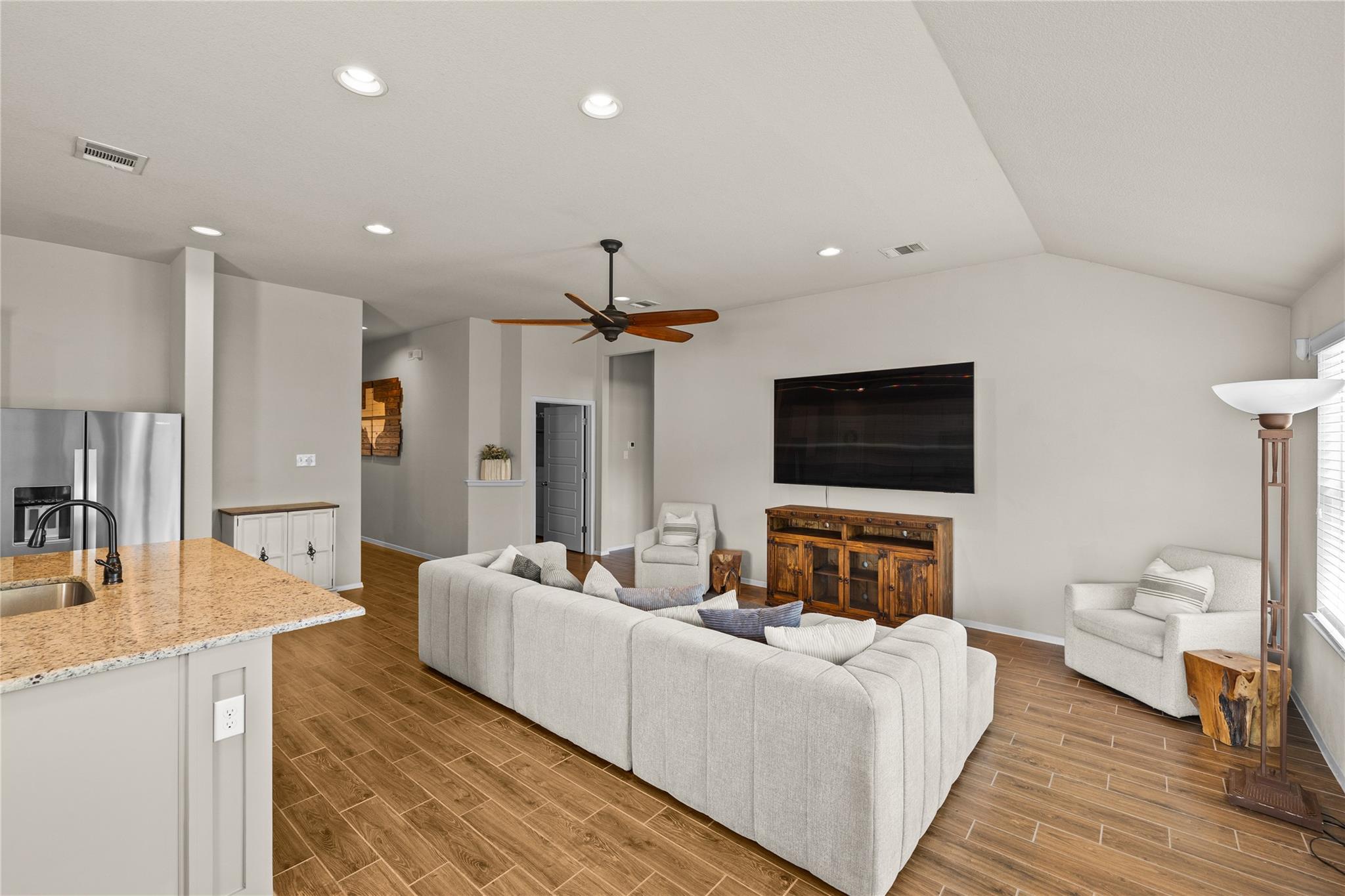 21204 Santa Rosa Ave, Lago Vista, TX 78645