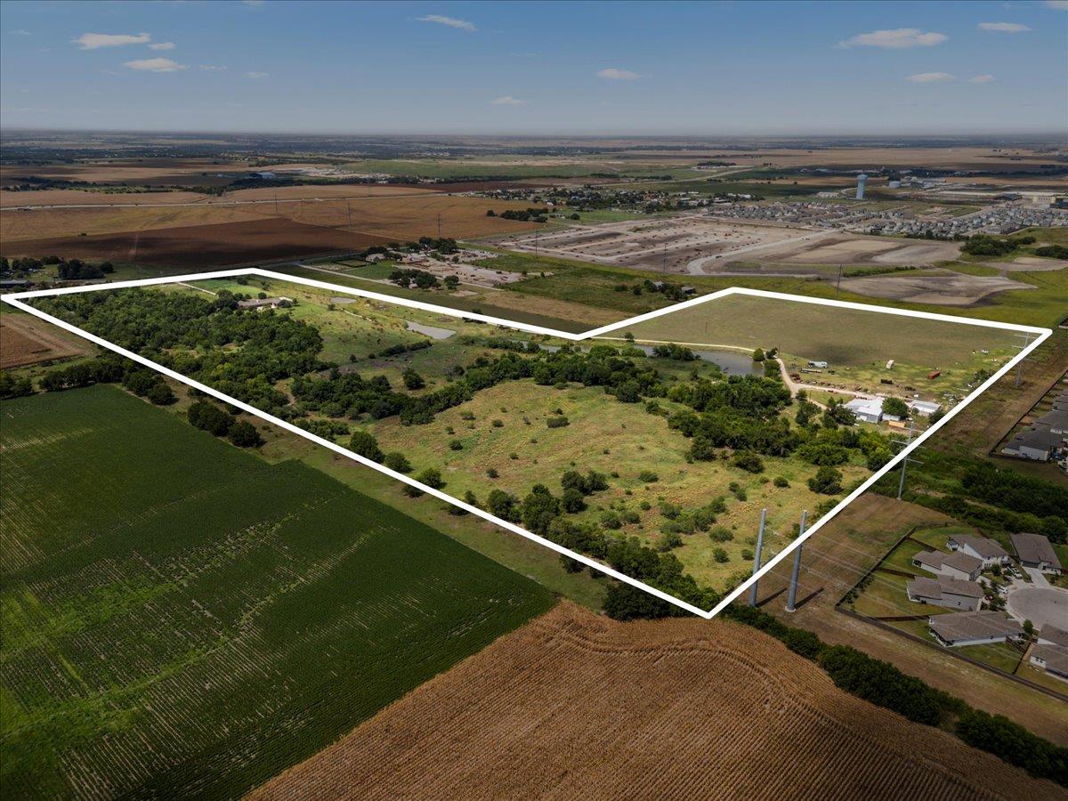 5300 County Road 100, Hutto, TX 78634