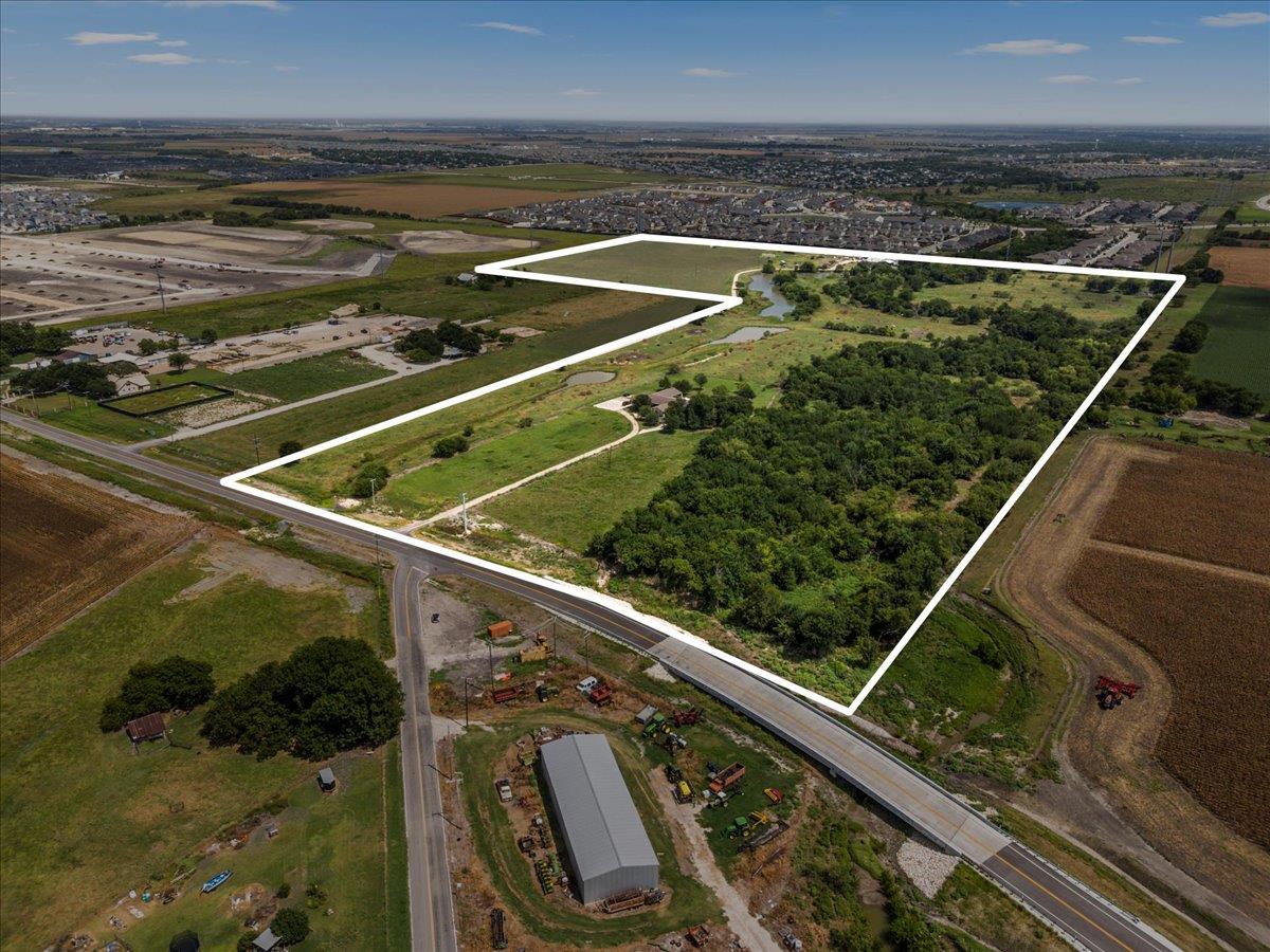 5300 County Road 100, Hutto, TX 78634