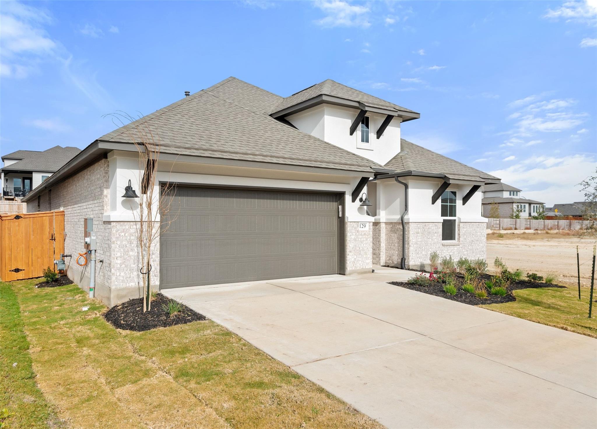 129 Old Woods Rd, Liberty Hill, TX 78642