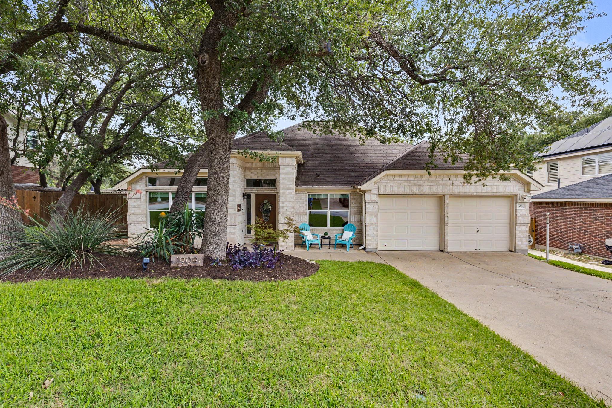 1909 Holly Hill DR, Leander, TX 78641