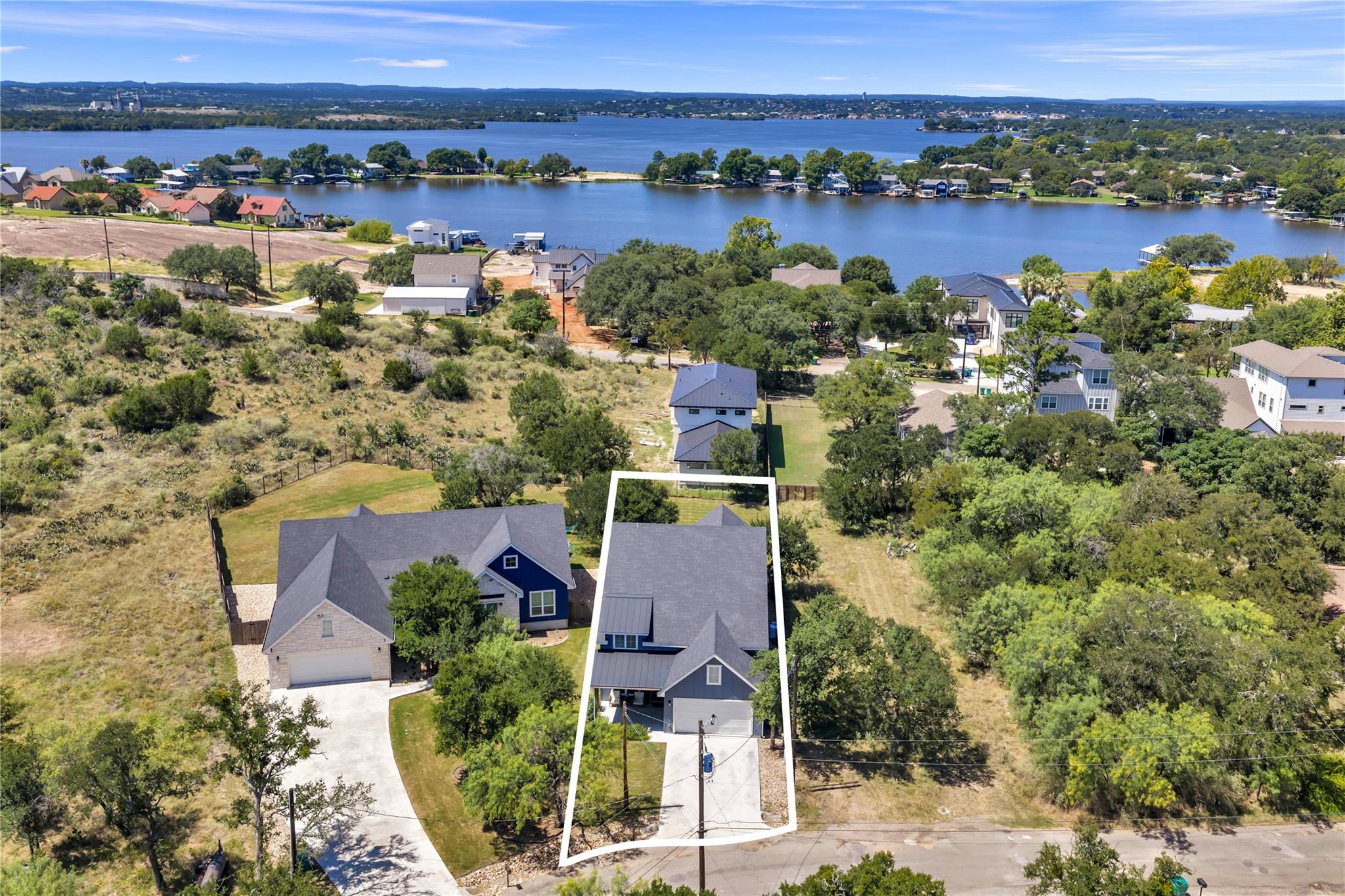 824 Woodland Hills DR, Granite Shoals, TX 78654