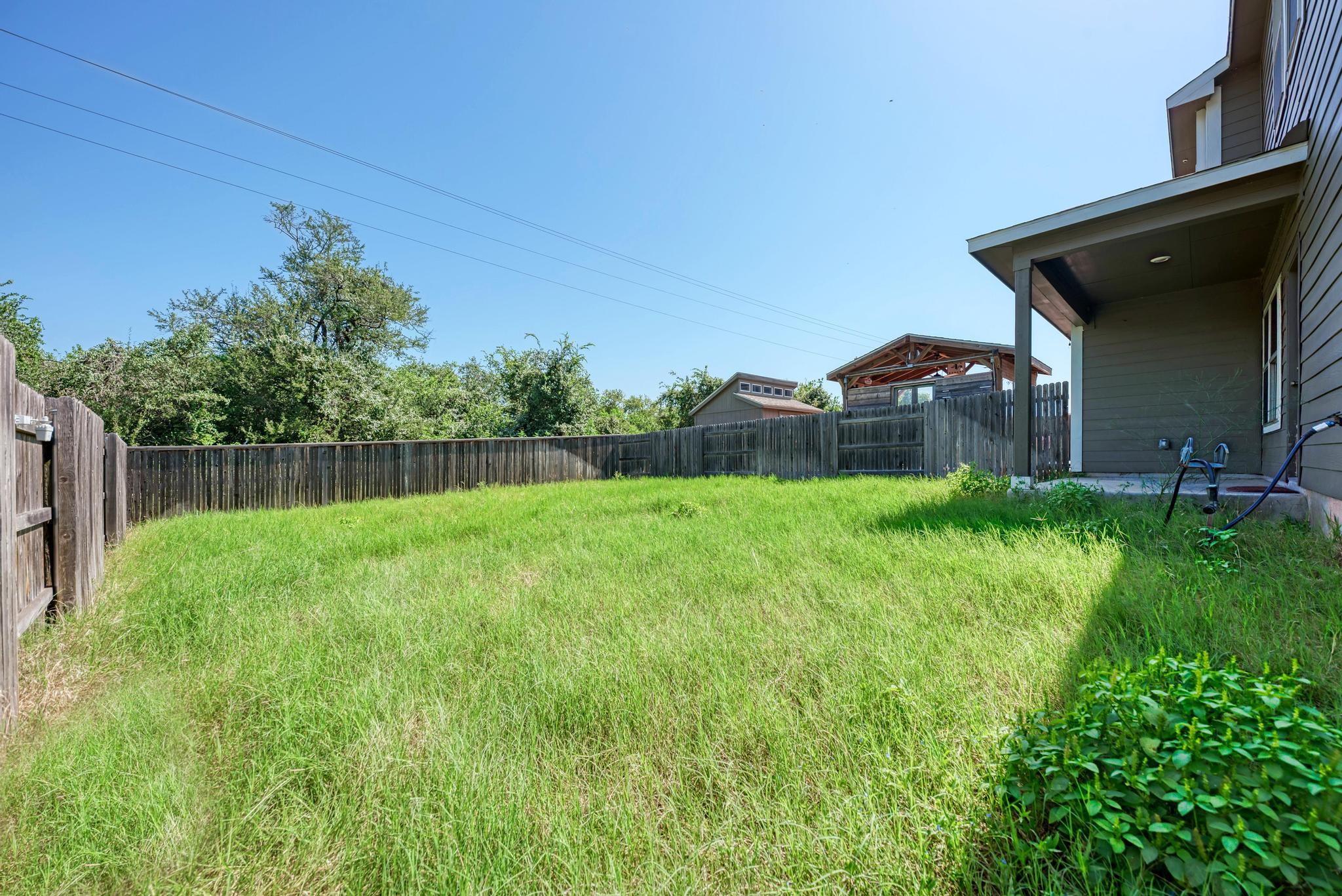 206 George Neggan LN, Bastrop, TX 78602