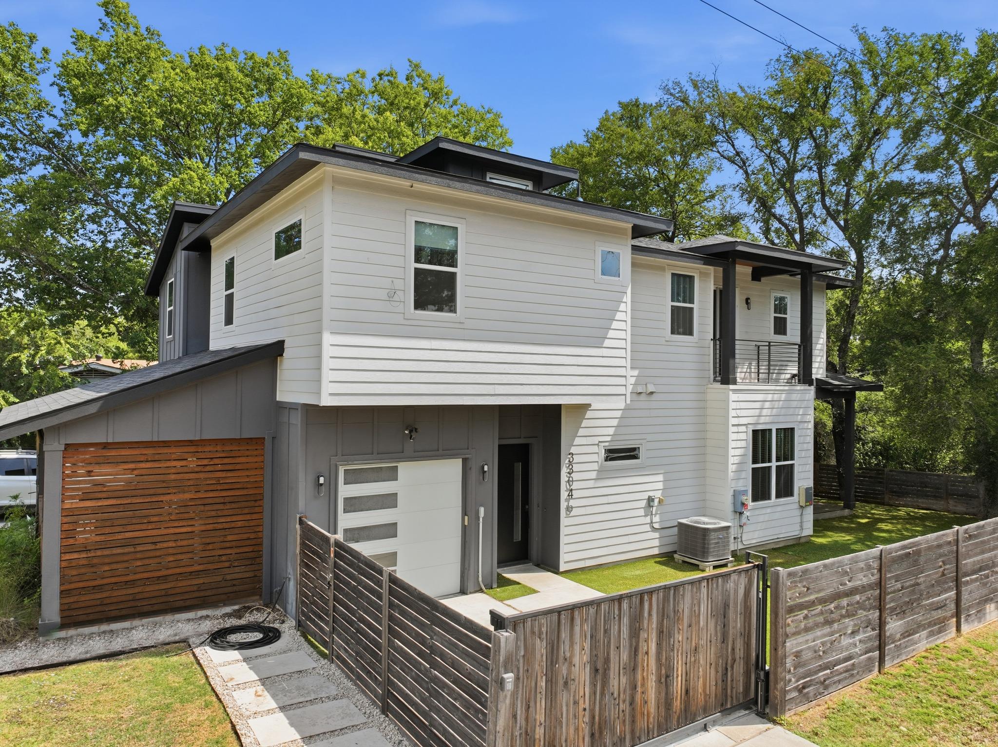 3304 E 17th ST #B, Austin, TX 78721