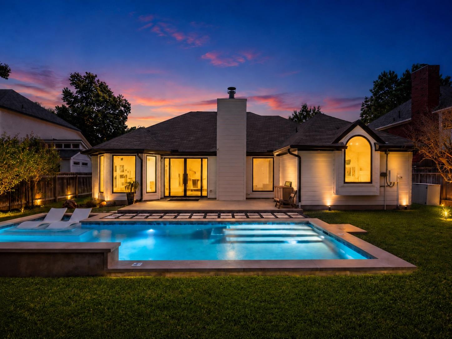 7704 Kiva DR, Austin, TX 78749