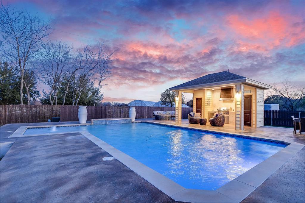 146 Meadow LN, Marble Falls, TX 78654