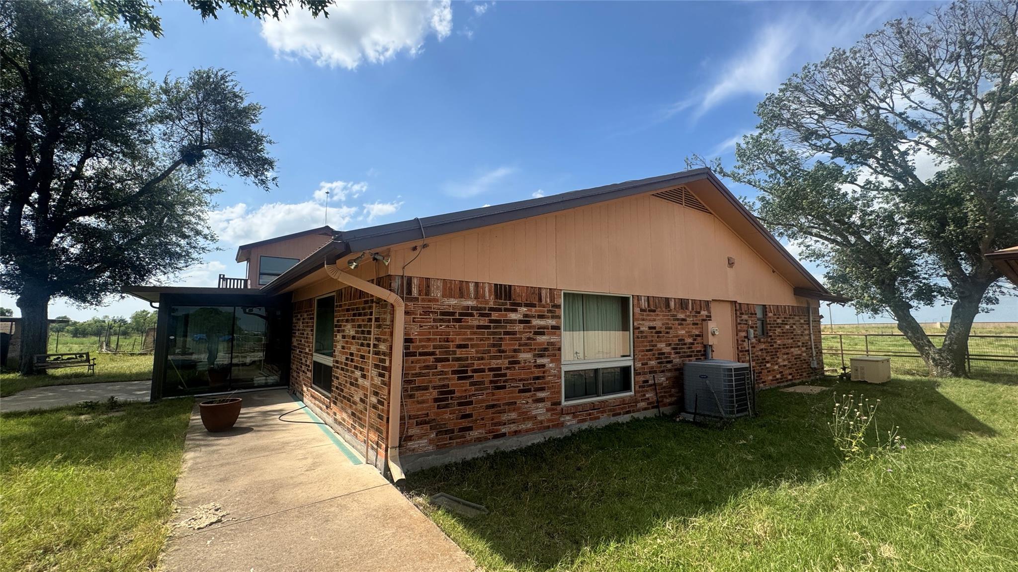 18007 Fm 1100, Elgin, TX 78621