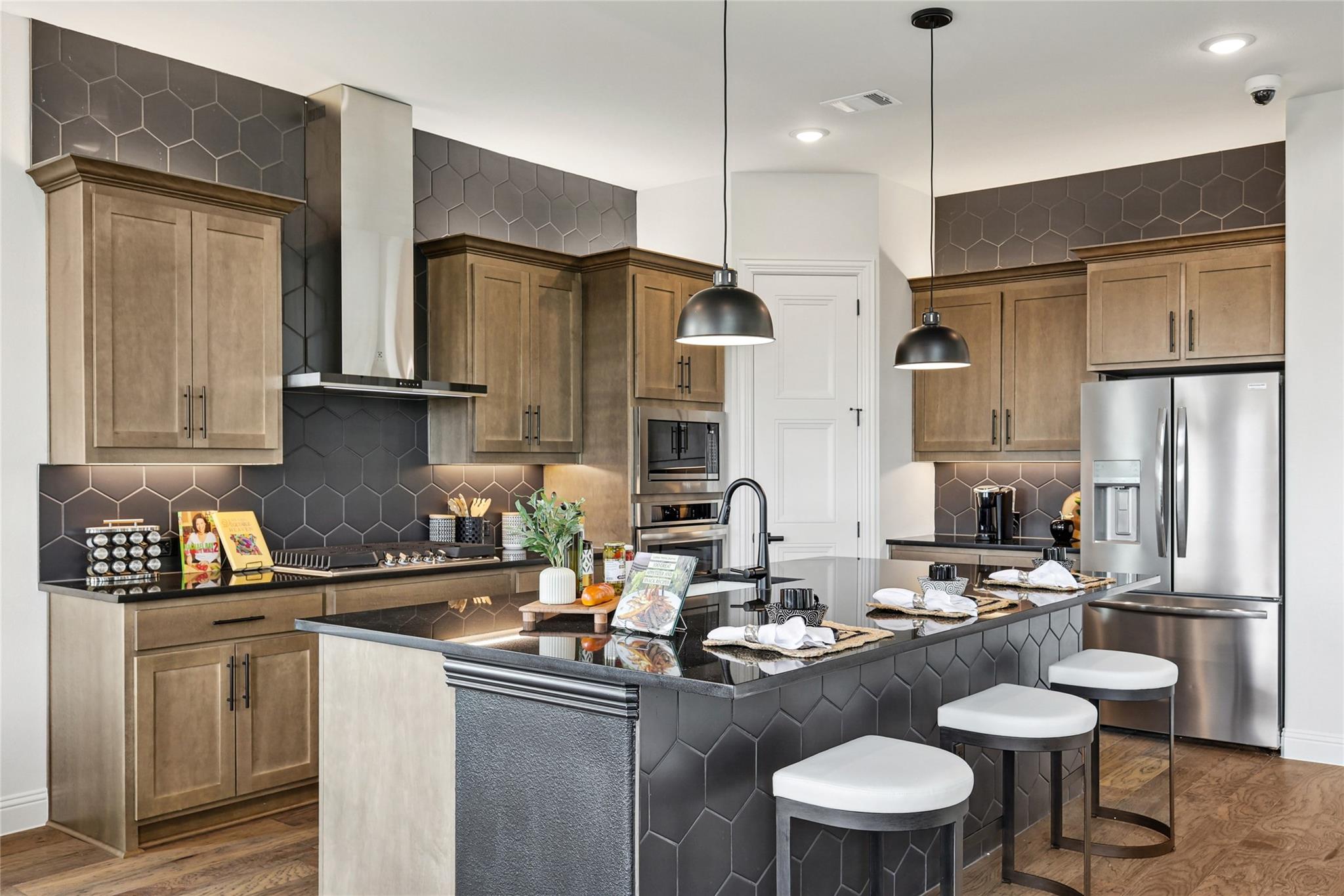 933 Landing LN, Leander, TX 78641