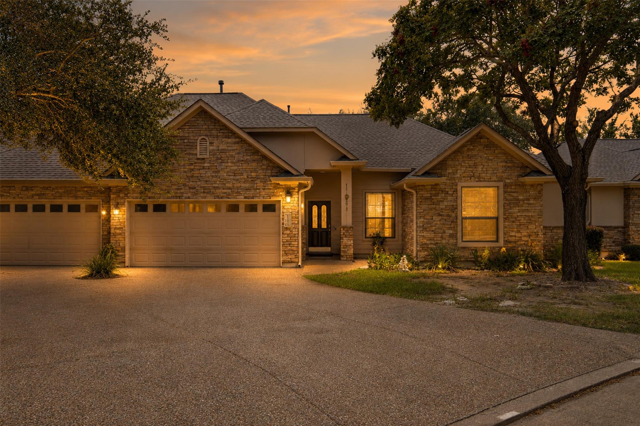 13912 Ashton Woods CIR #26, Austin, TX 78727