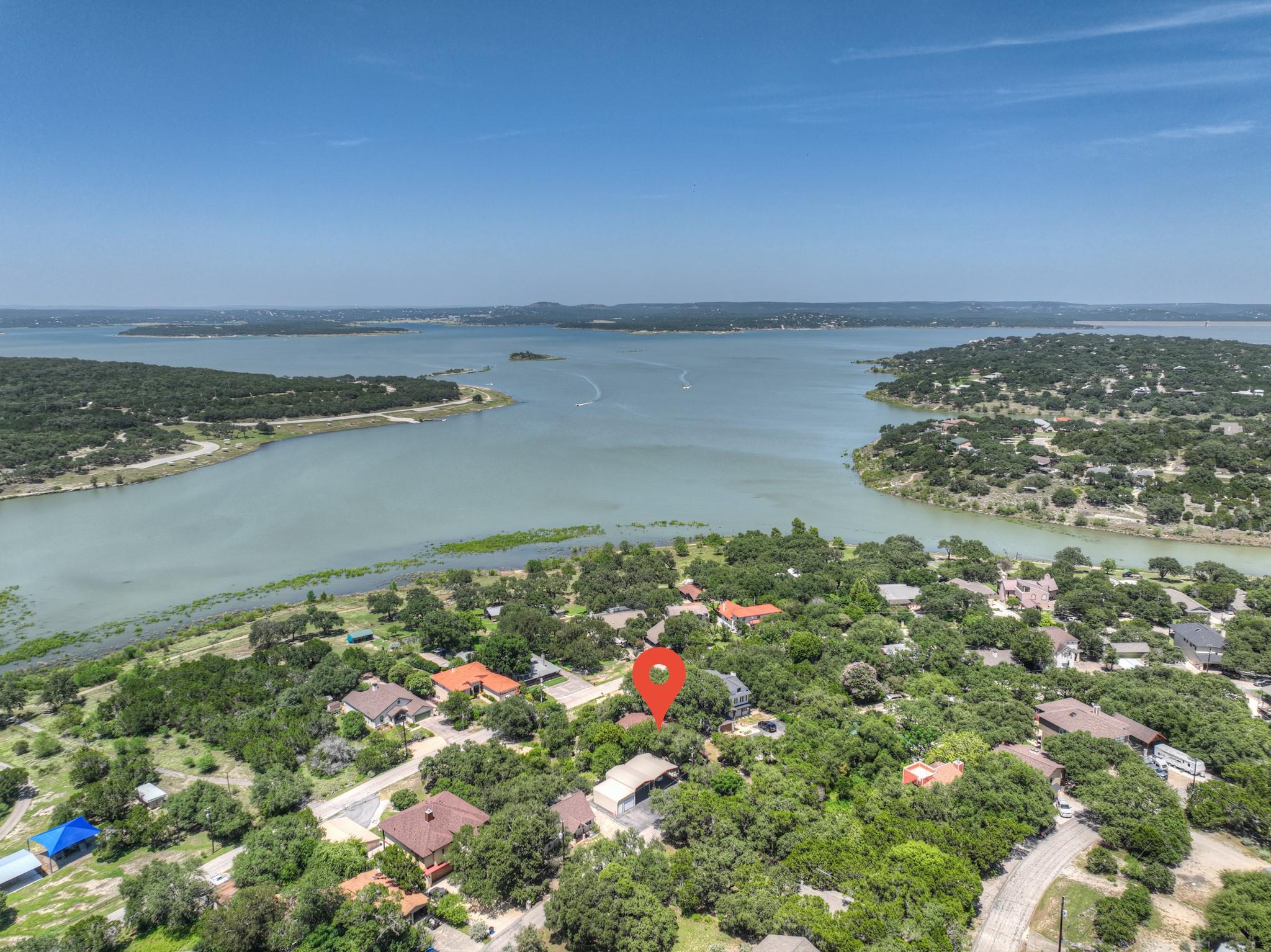 1422 Oakridge LN, Canyon Lake, TX 78133