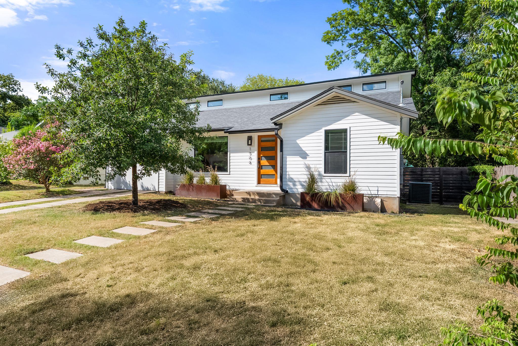 1906 Alguno RD, Austin, TX 78757
