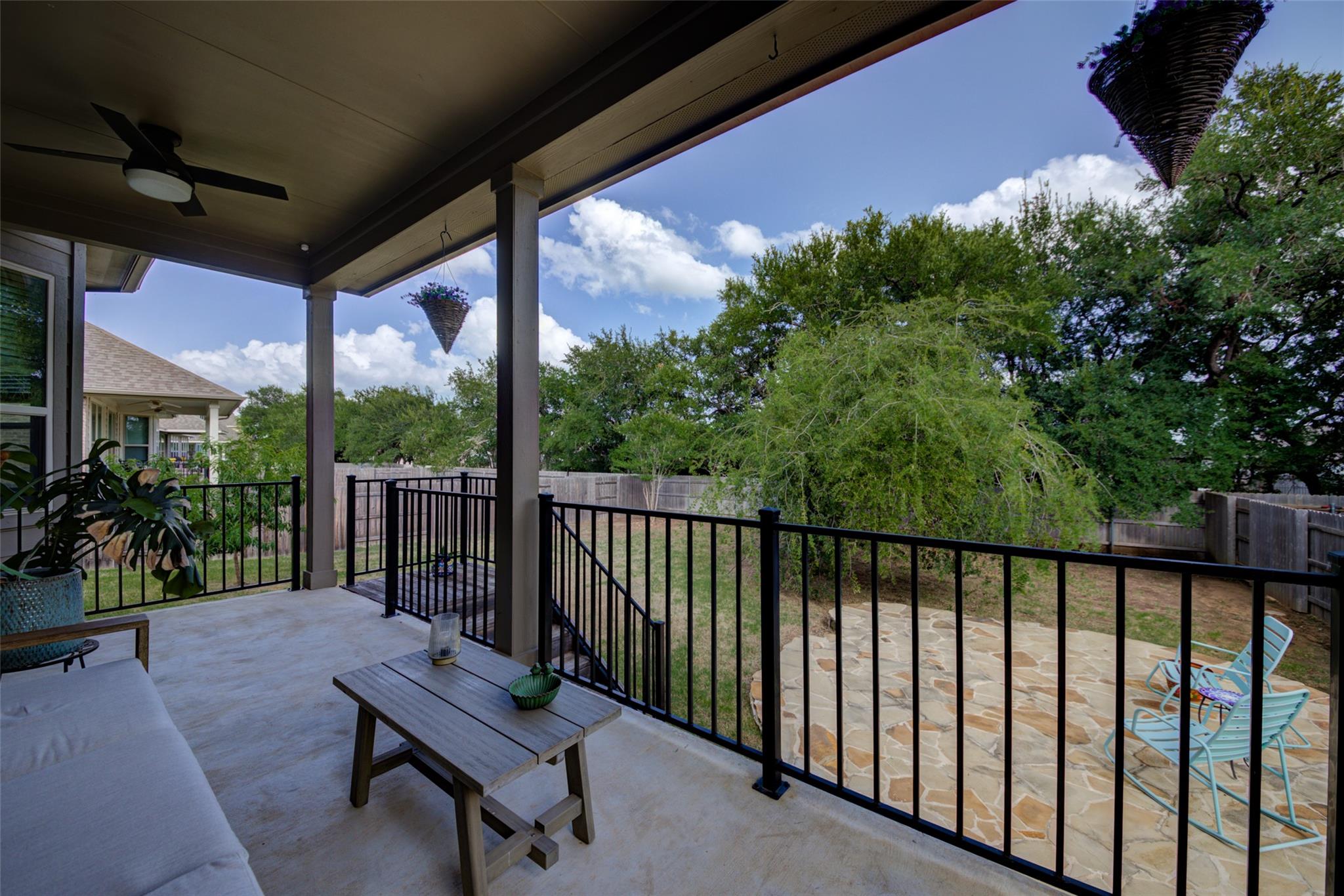 175 Goshen DR, Dripping Springs, TX 78620
