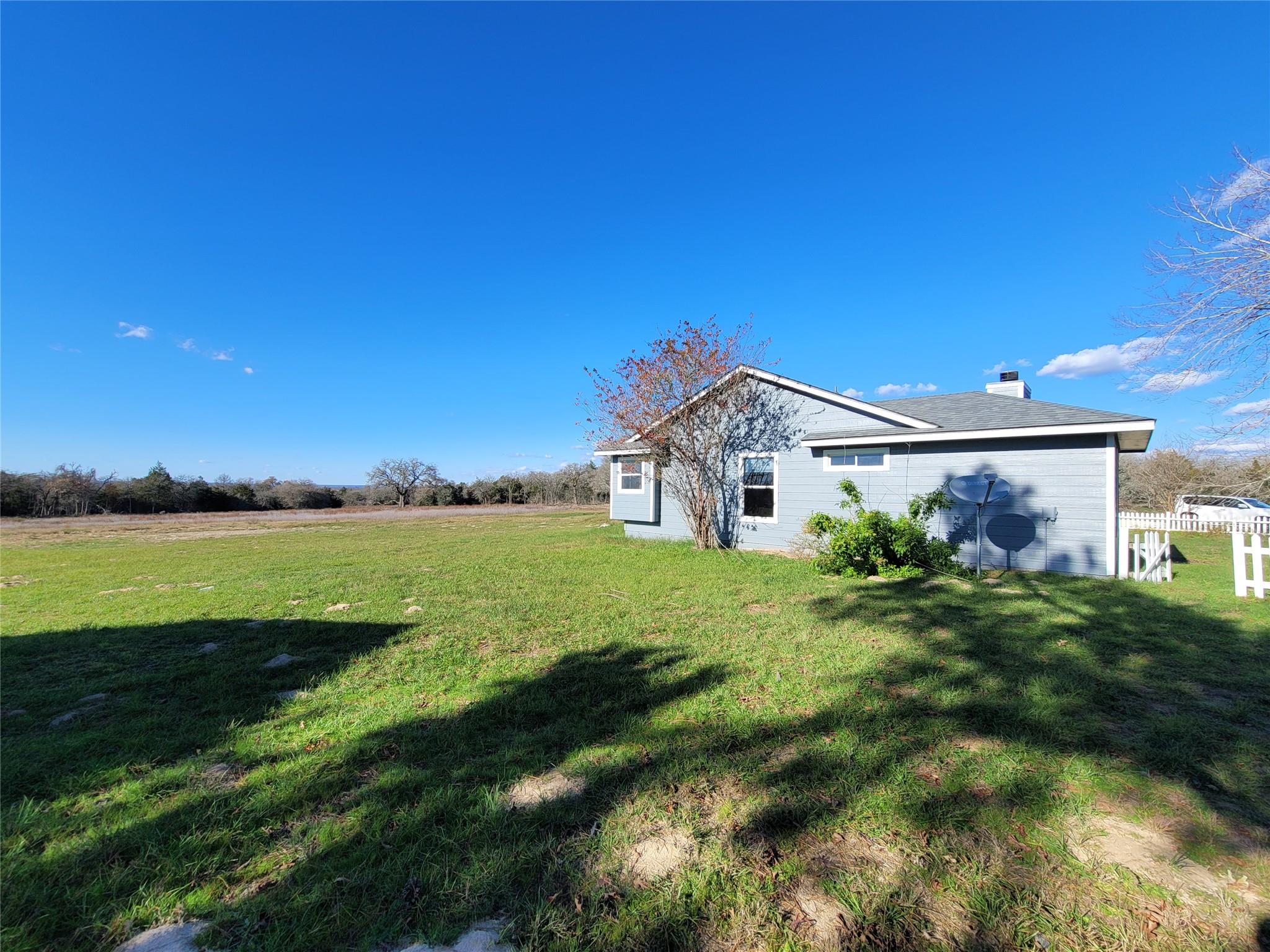 208 Newcastle DR, Red Rock, TX 78662