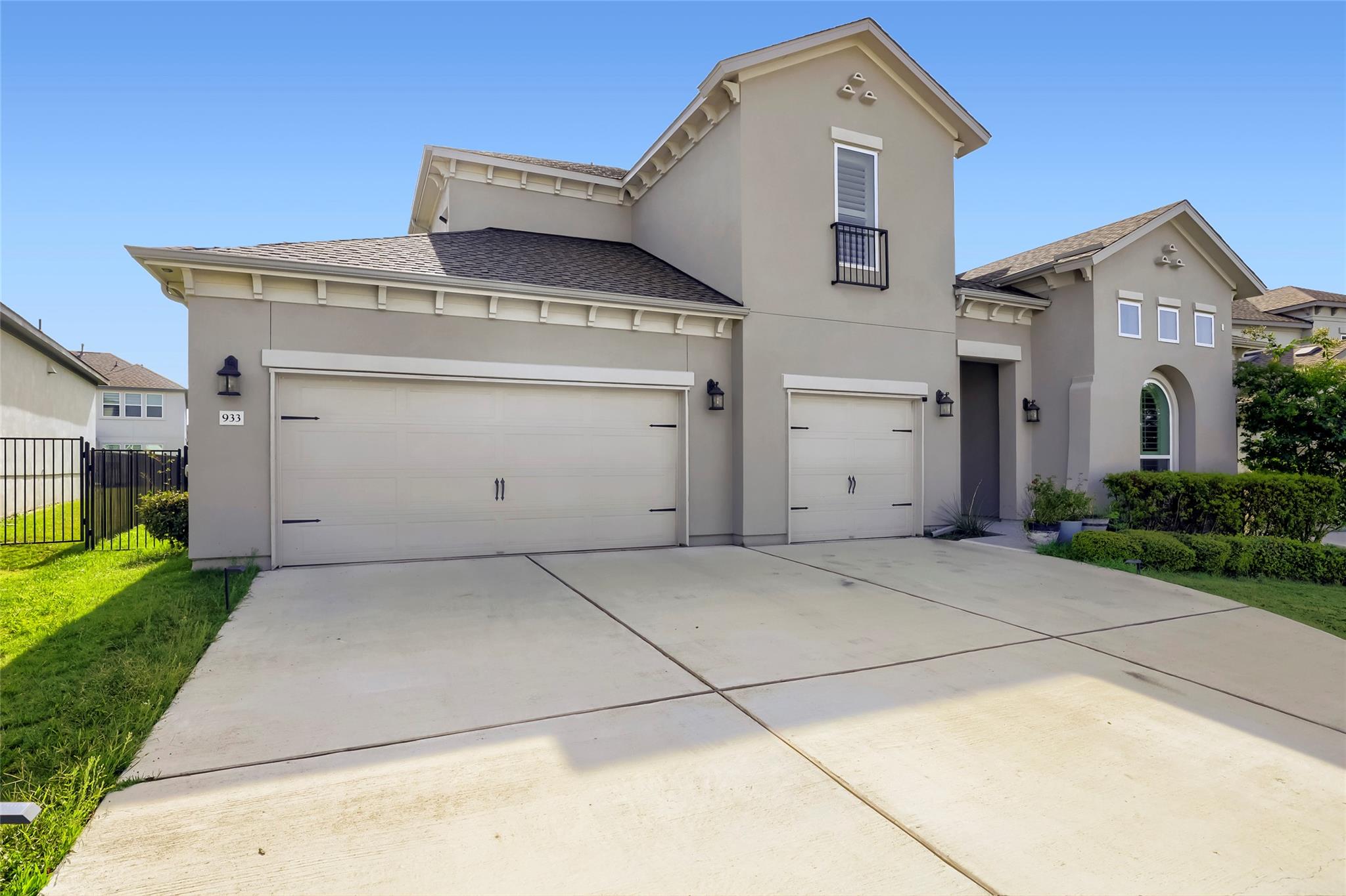 933 Trevi Fontana DR, Leander, TX 78641