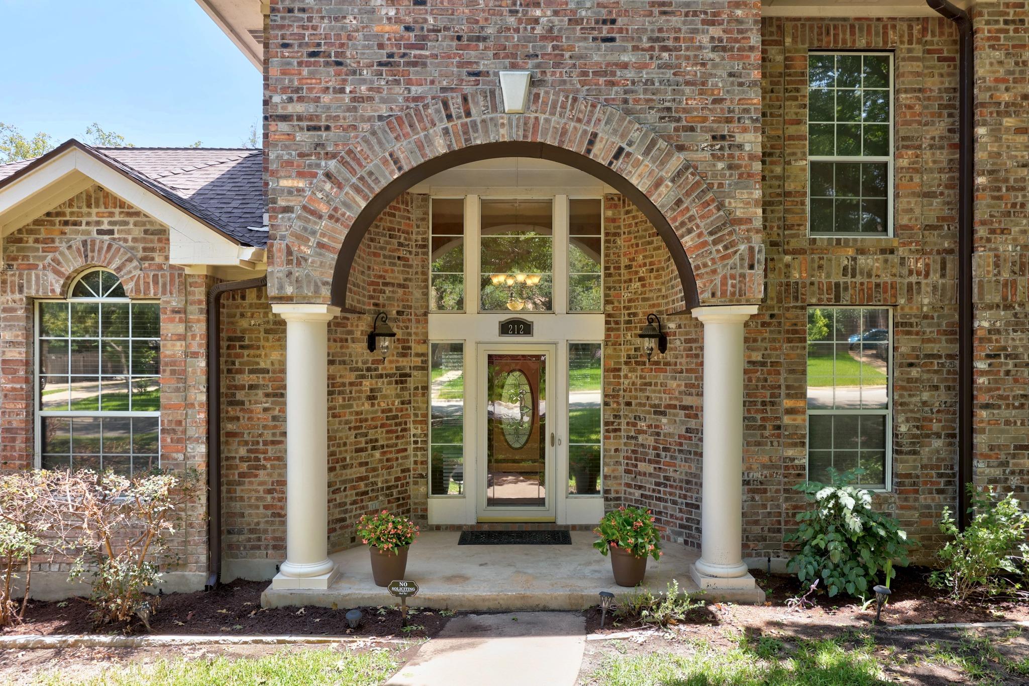 212 S Ridge CIR, Georgetown, TX 78628