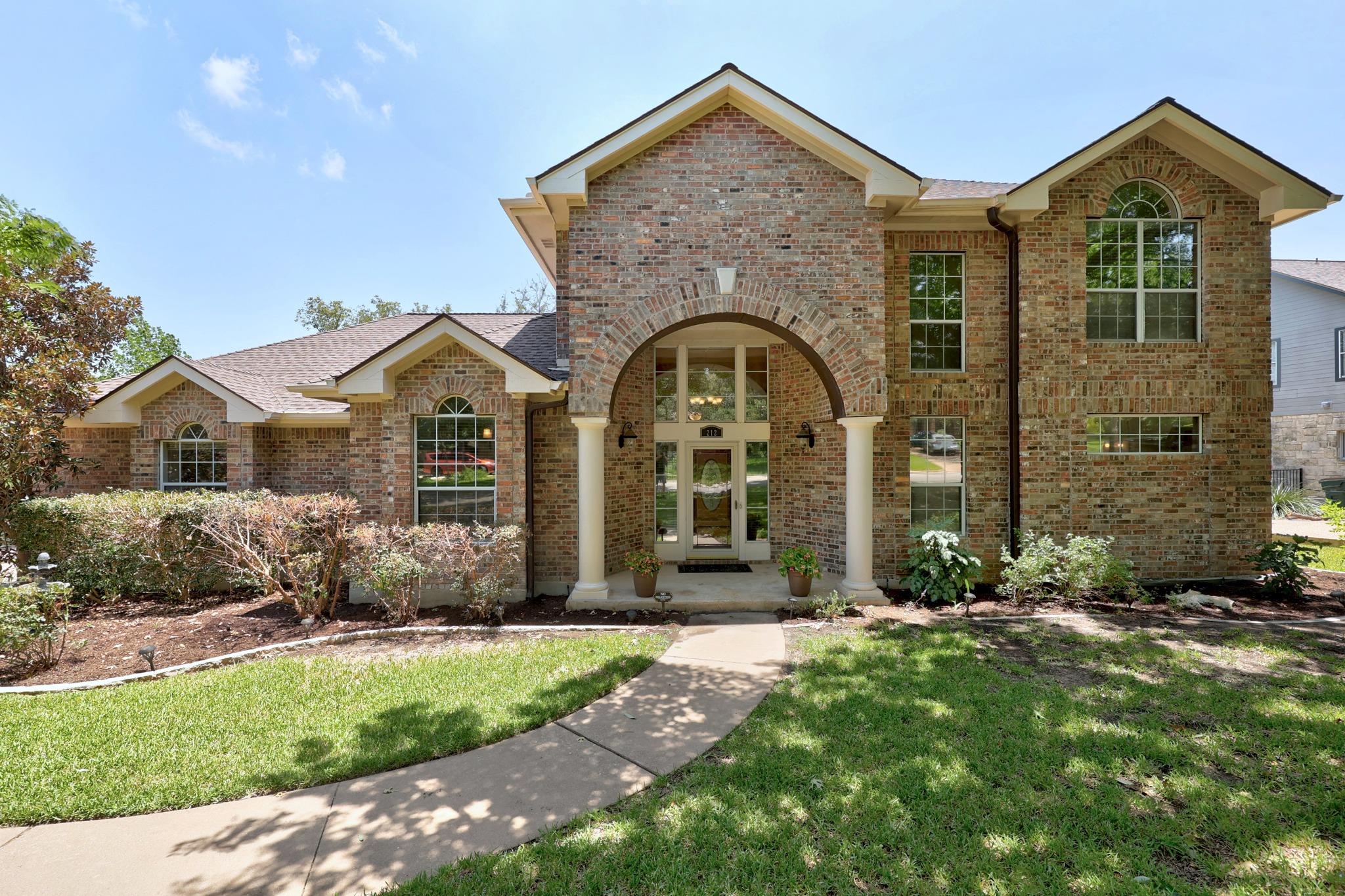 212 S Ridge CIR, Georgetown, TX 78628