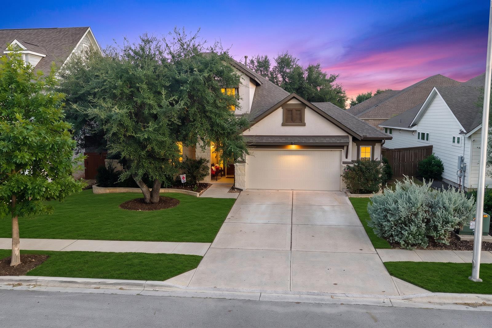 812 Heartleaf DR, Leander, TX 78641