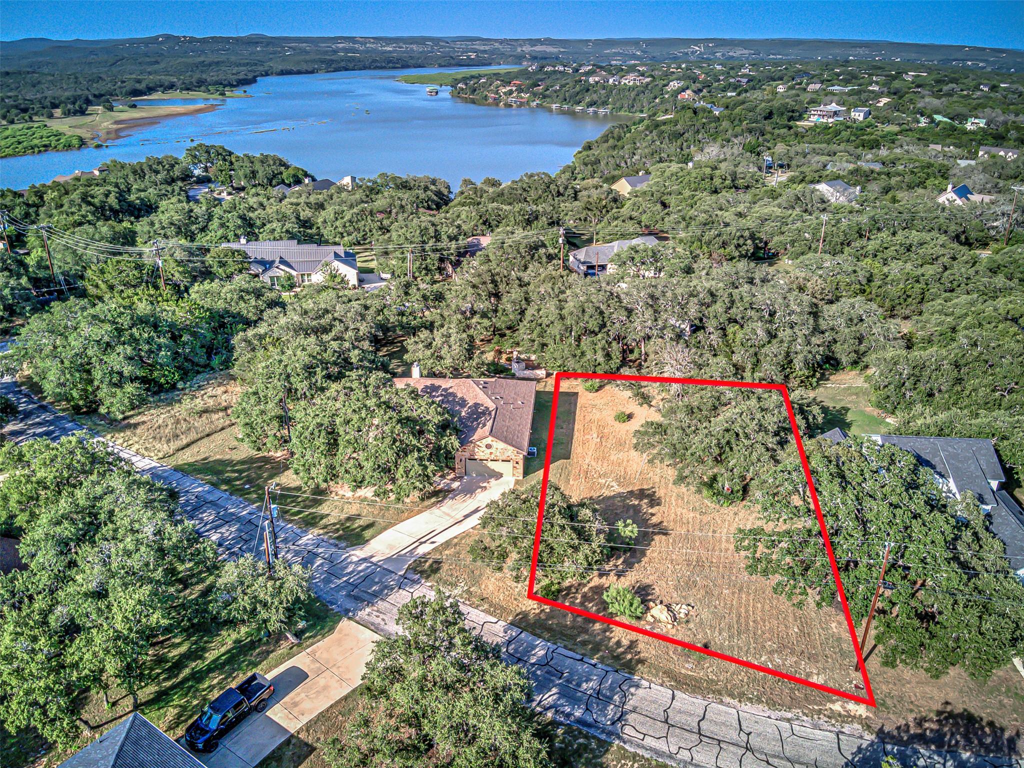 311 Bedford DR, Spicewood, TX 78669