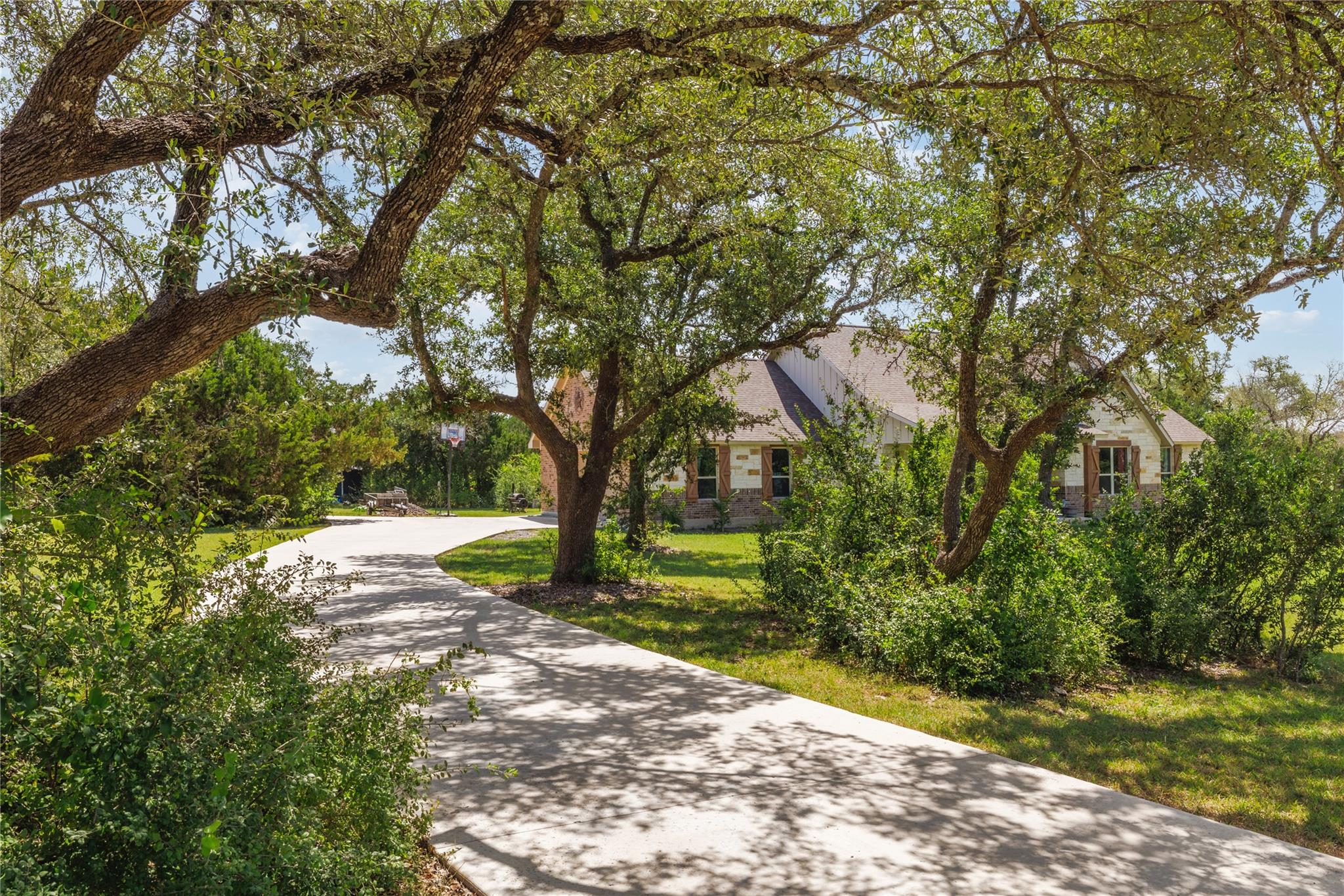 121 Esperanza Petal Ps, Liberty Hill, TX 78642