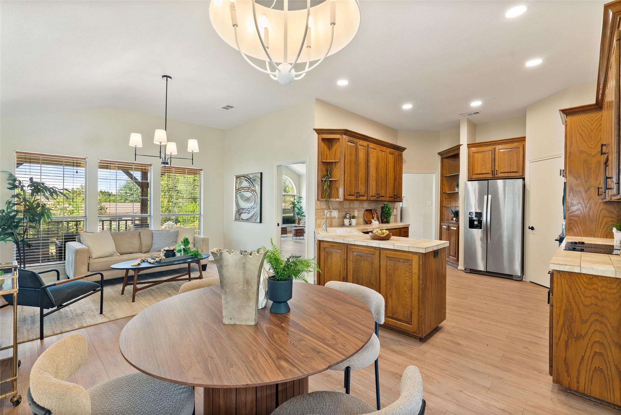109 Schooner DR, Lakeway, TX 78738
