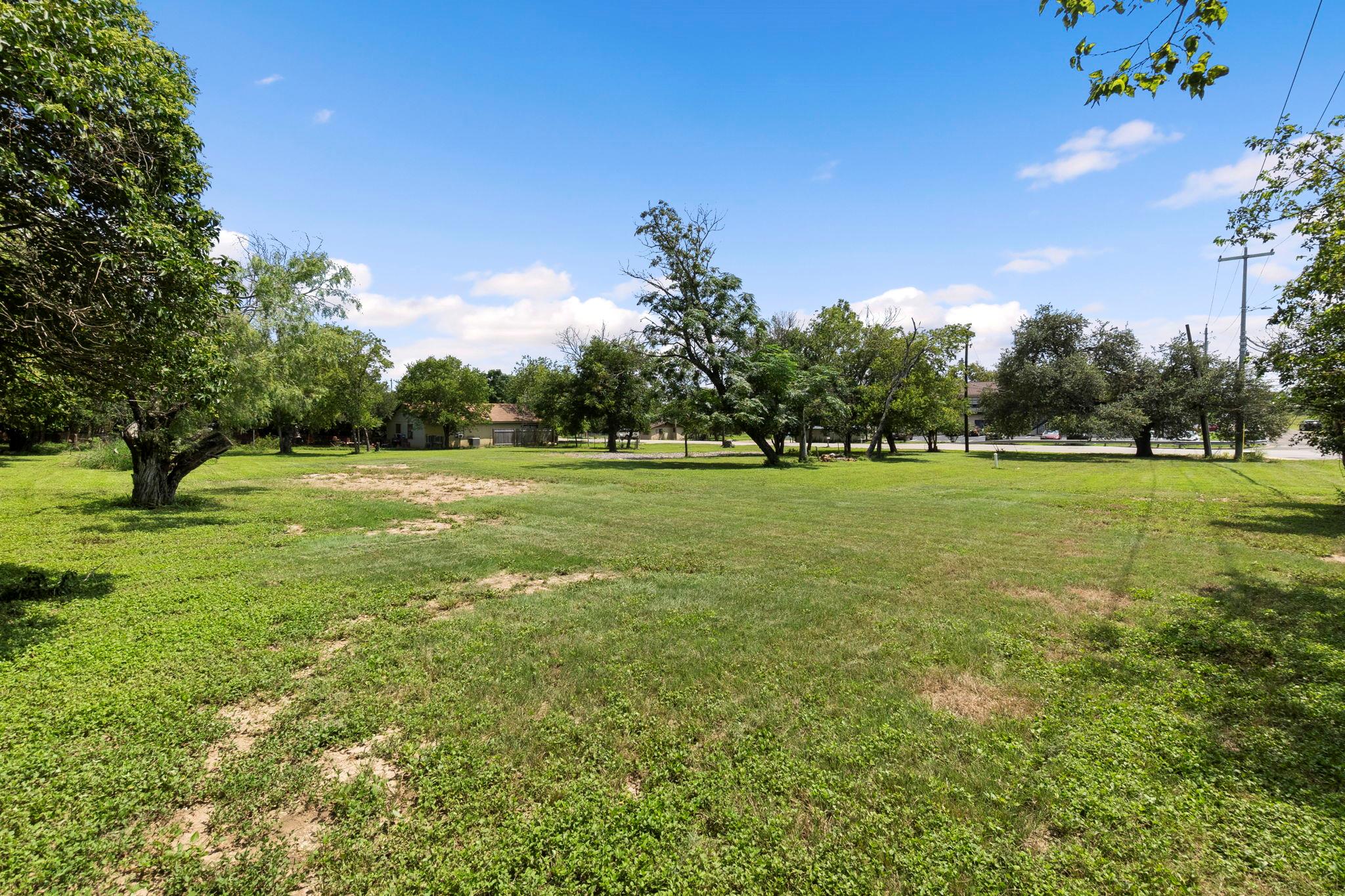 1408 N Bishop ST, San Marcos, TX 78666