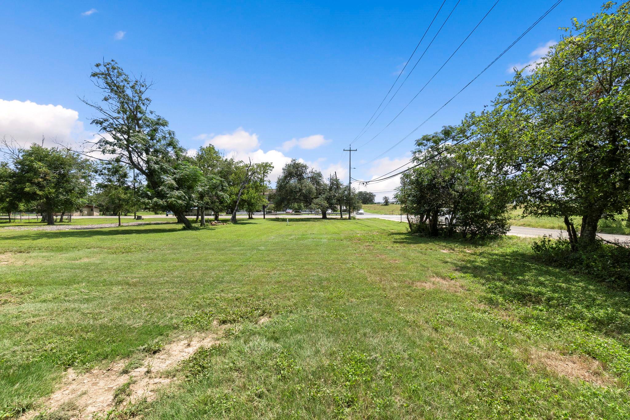 1410 N Bishop ST, San Marcos, TX 78666