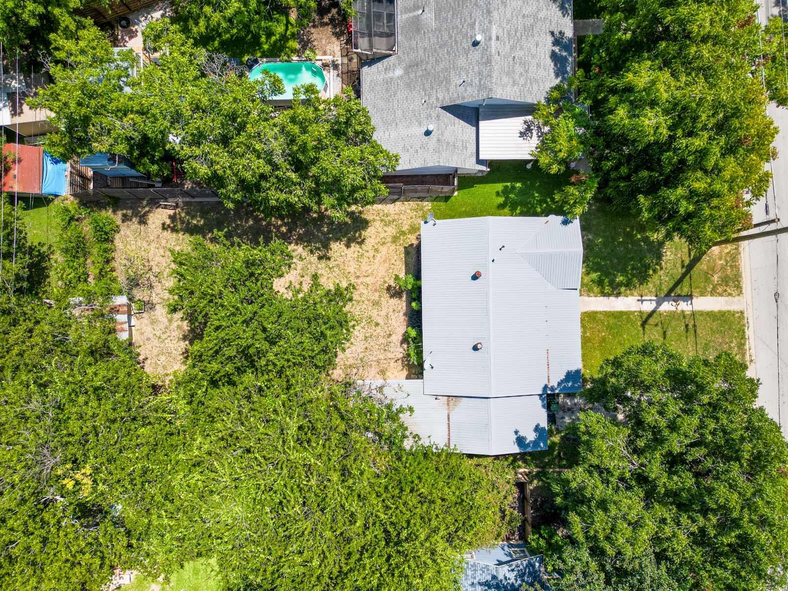 704 E Austin Ave, Round Rock, TX 78664