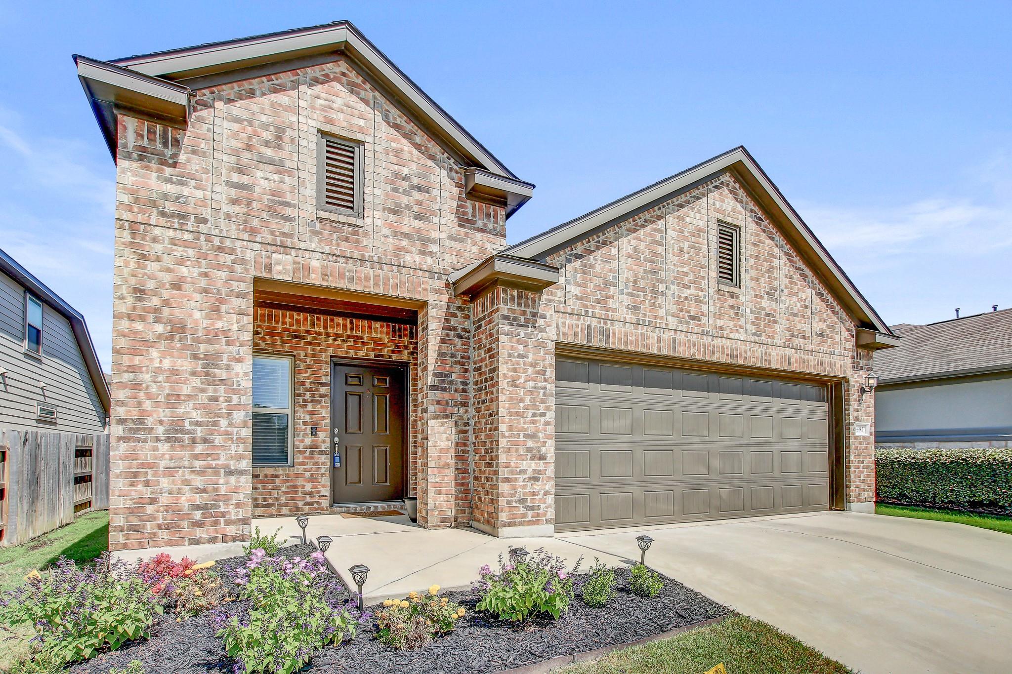 495 Eves Necklace DR, Buda, TX 78610