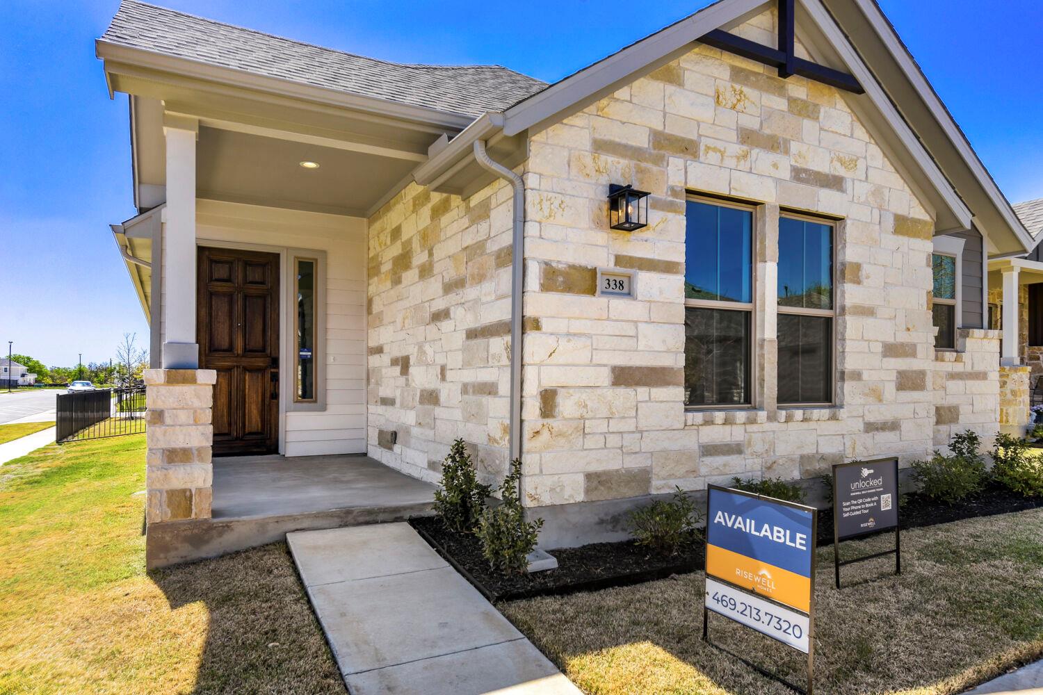 338 Orleanian DR, Buda, TX 78610