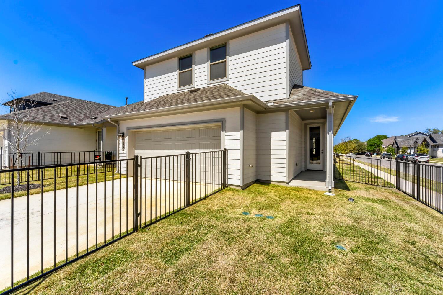 338 Orleanian DR, Buda, TX 78610
