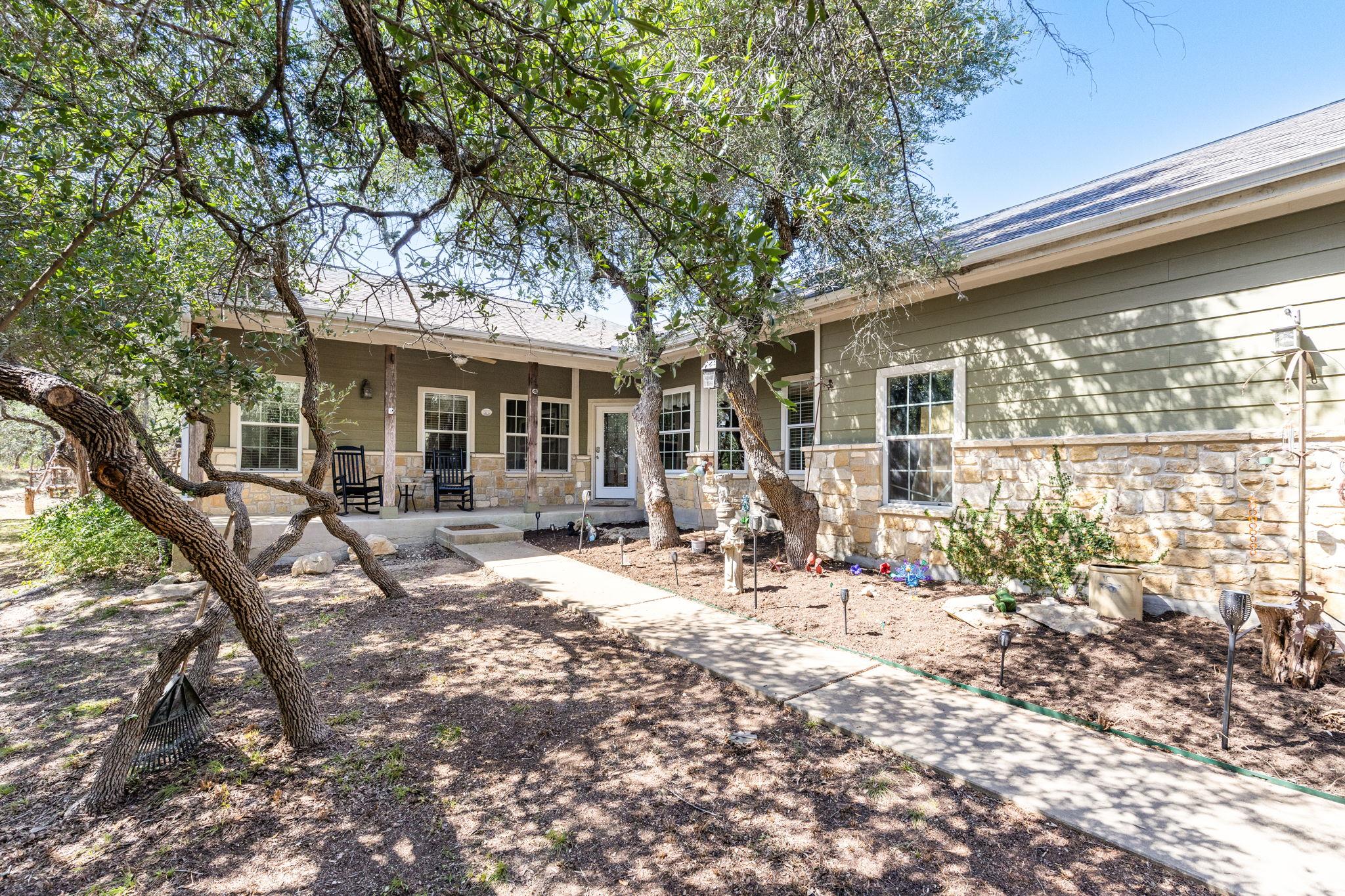204 Deer Creek CIR, Dripping Springs, TX 78620