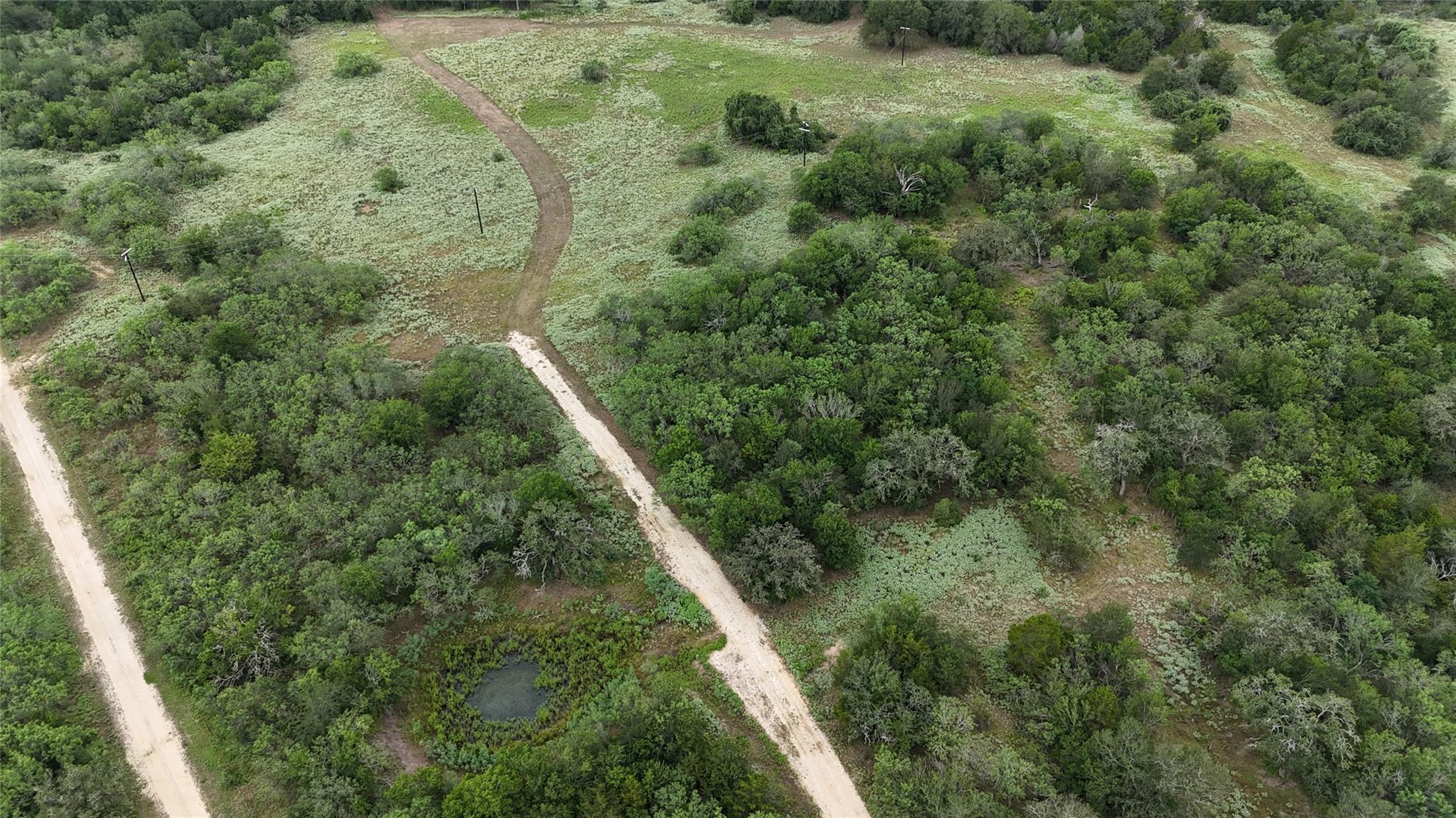 590 Coastal Ln, Luling, TX 78648